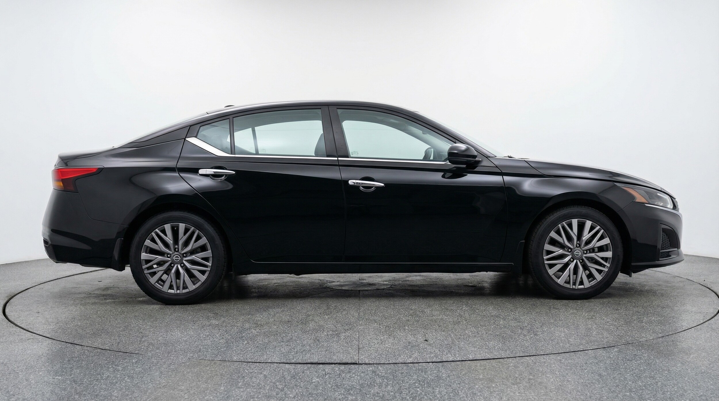 Thumbnail: 2025 Nissan Altima - 8