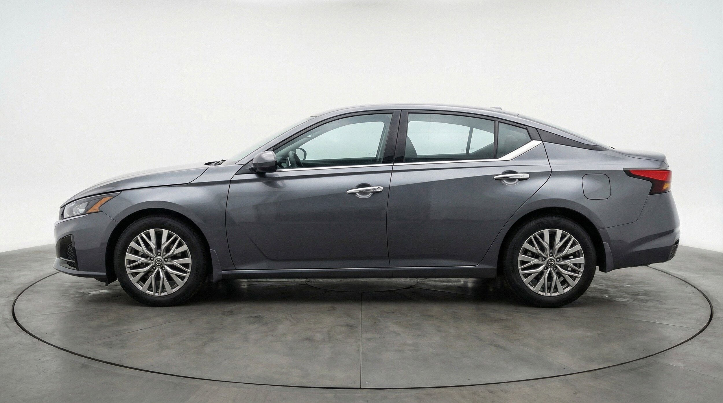 Thumbnail: 2025 Nissan Altima - 5