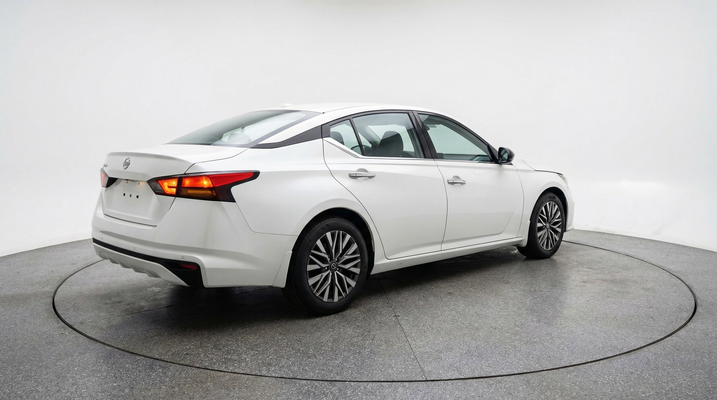 Thumbnail: 2025 Nissan Altima - 9