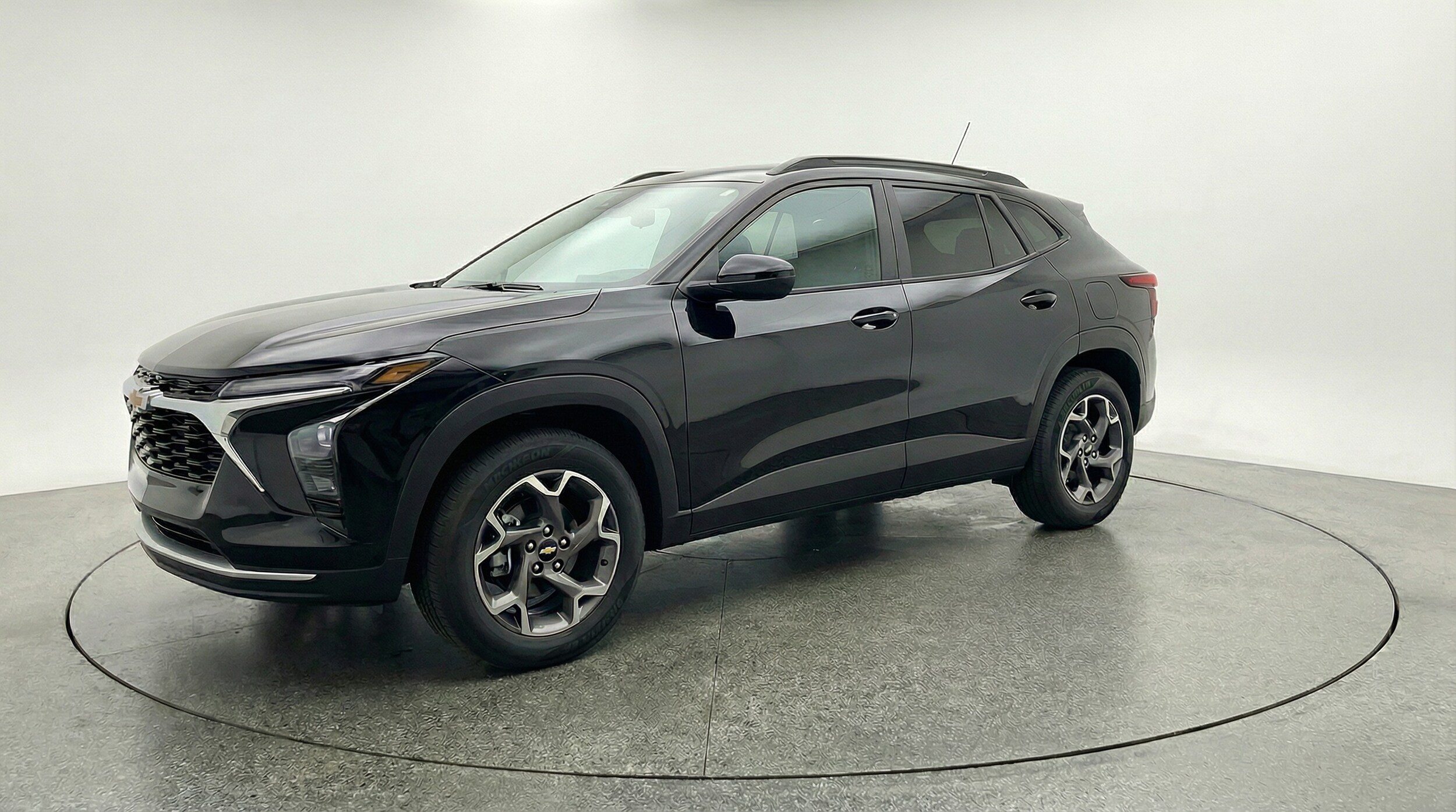 Thumbnail: 2025 Chevrolet Trax - 3