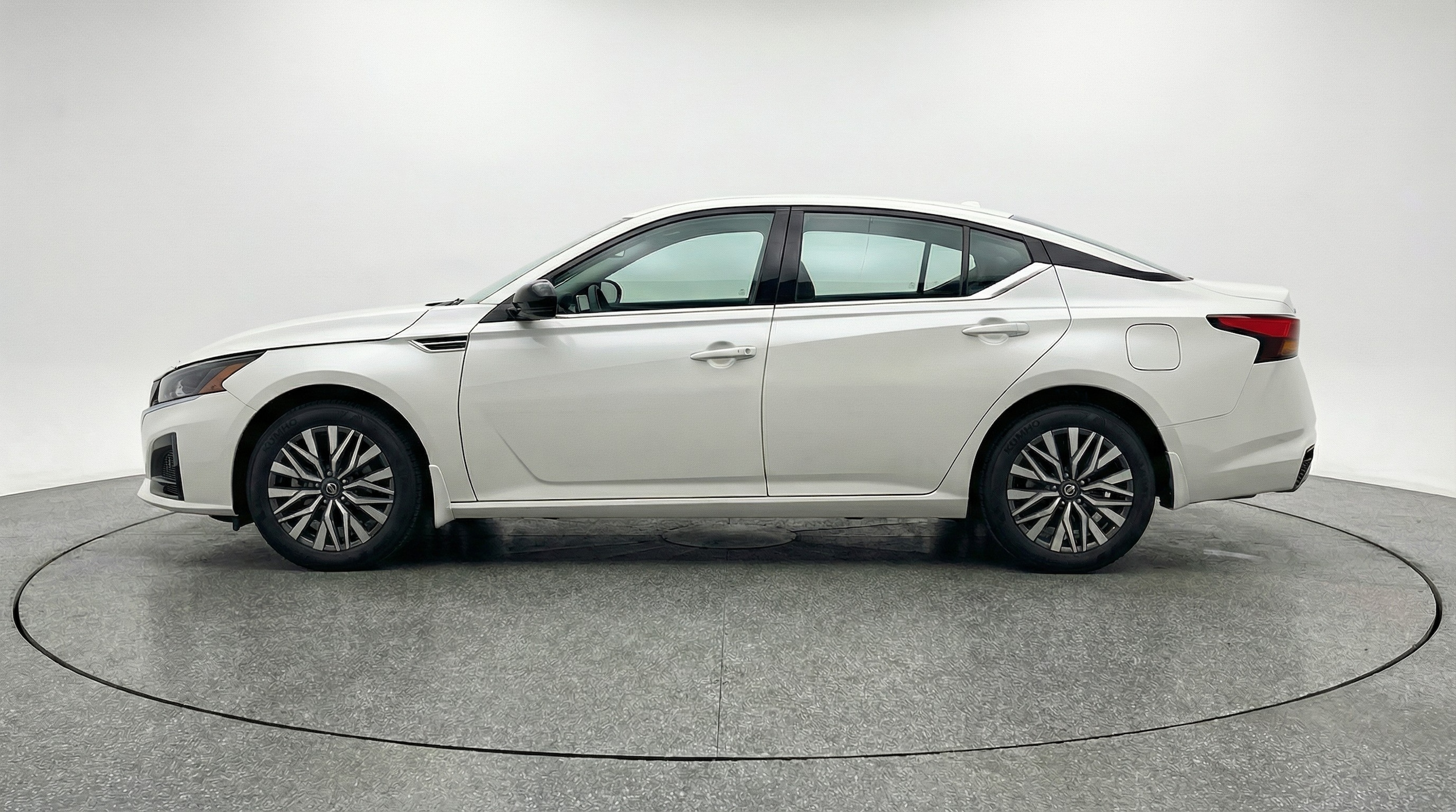 Thumbnail: 2025 Nissan Altima - 4