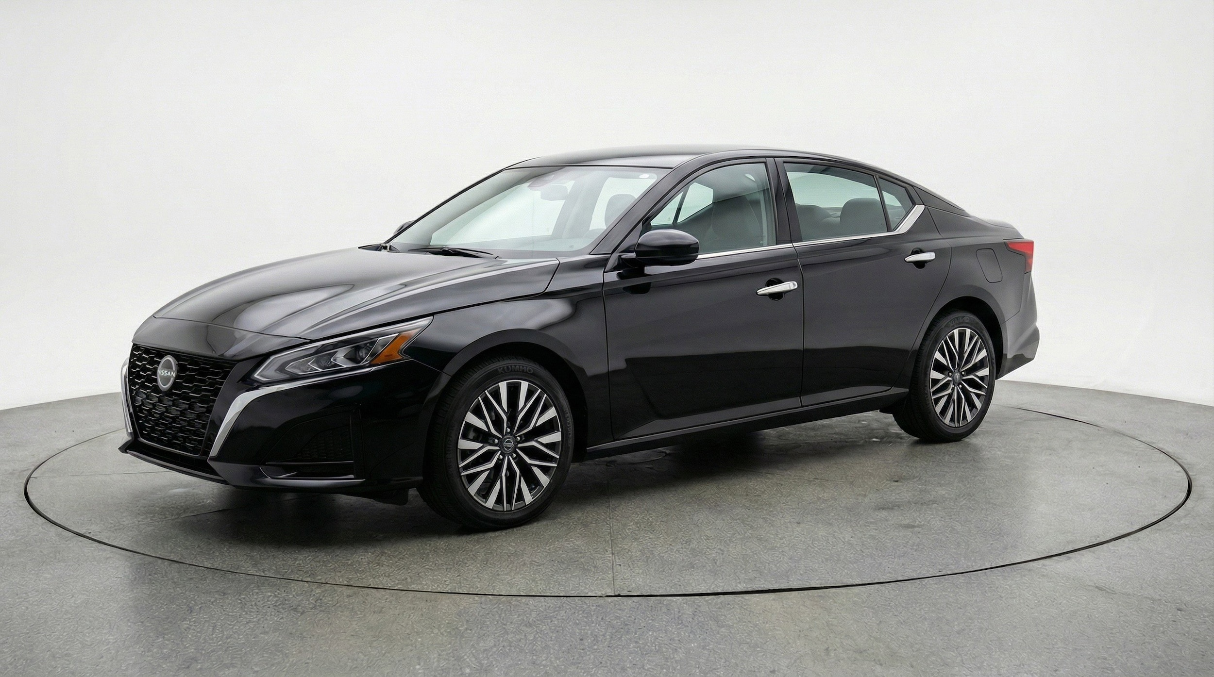 Thumbnail: 2025 Nissan Altima - 3