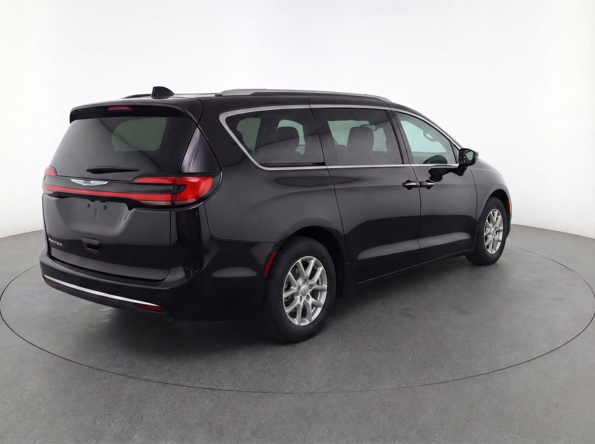 Thumbnail: 2024 Chrysler Pacifica - 9