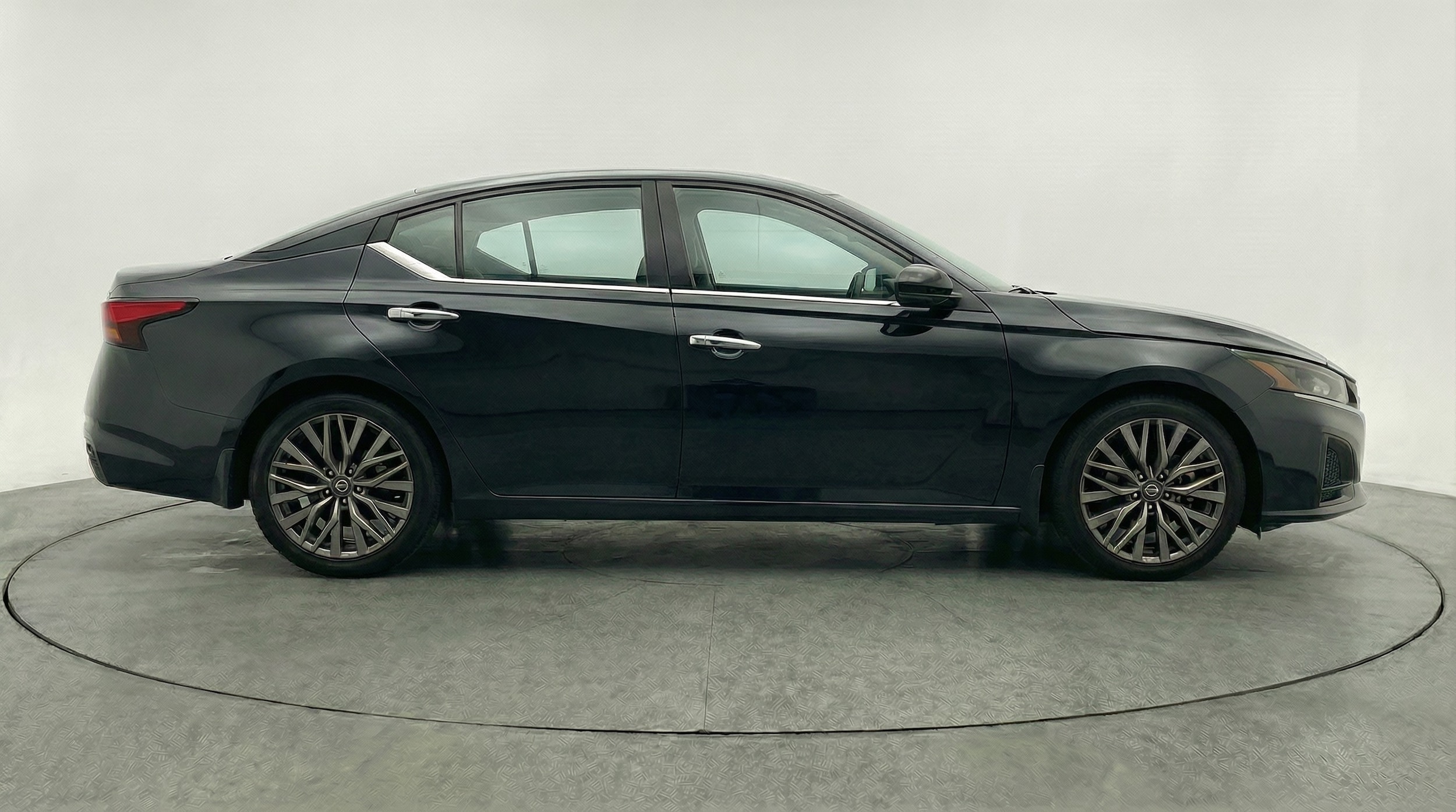 Thumbnail: 2025 Nissan Altima - 8