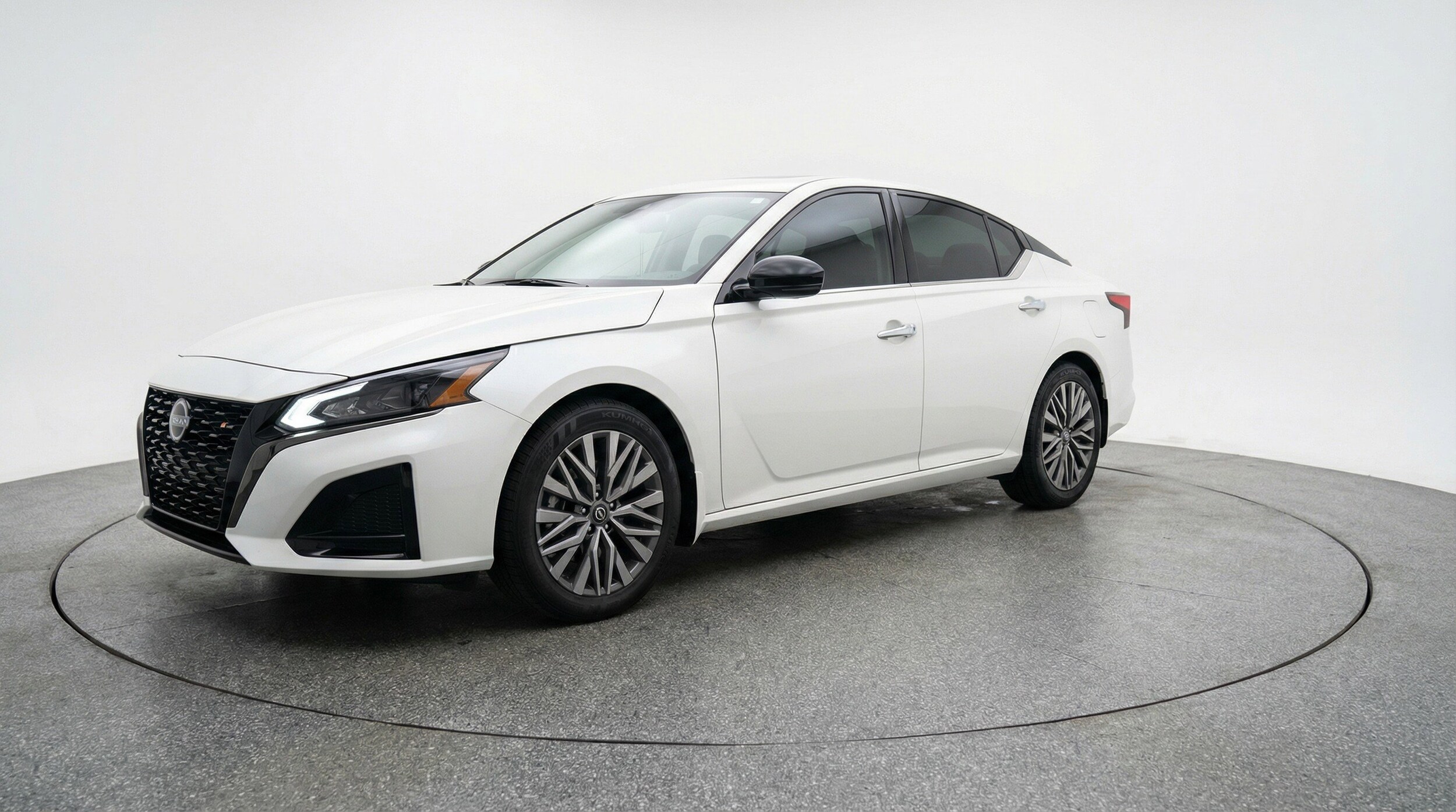 Thumbnail: 2025 Nissan Altima - 3