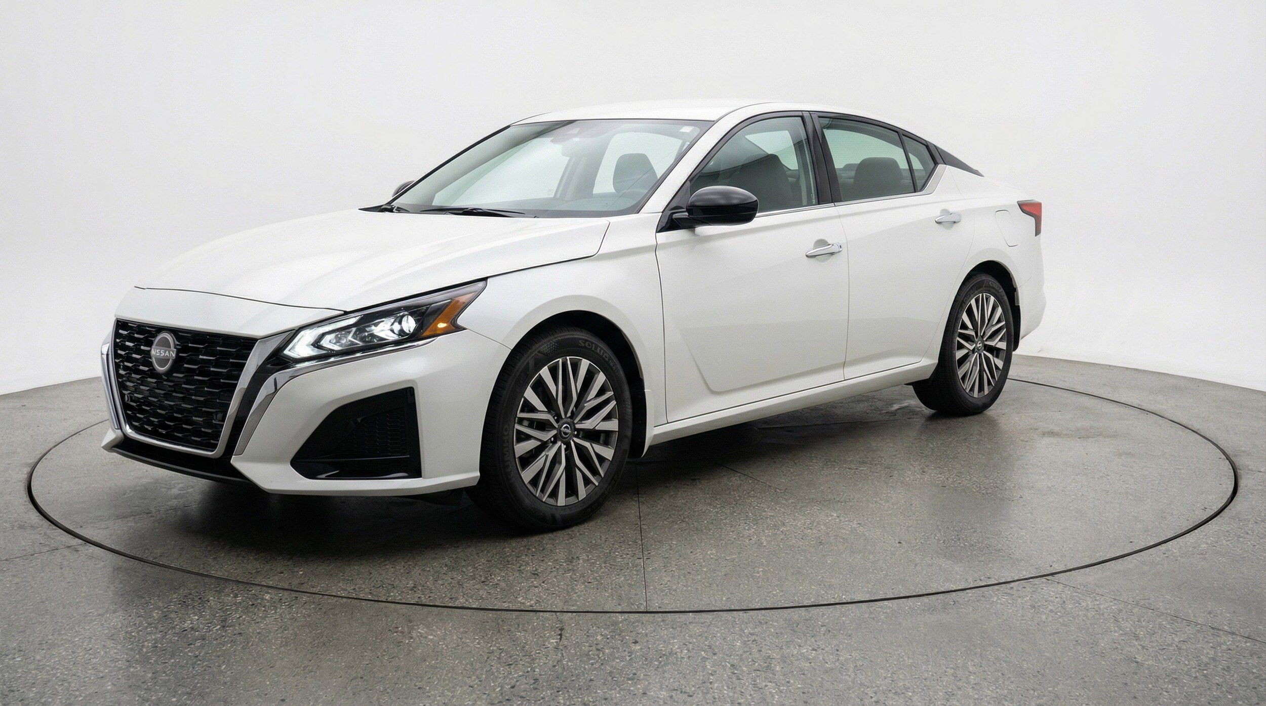 Thumbnail: 2025 Nissan Altima - 3