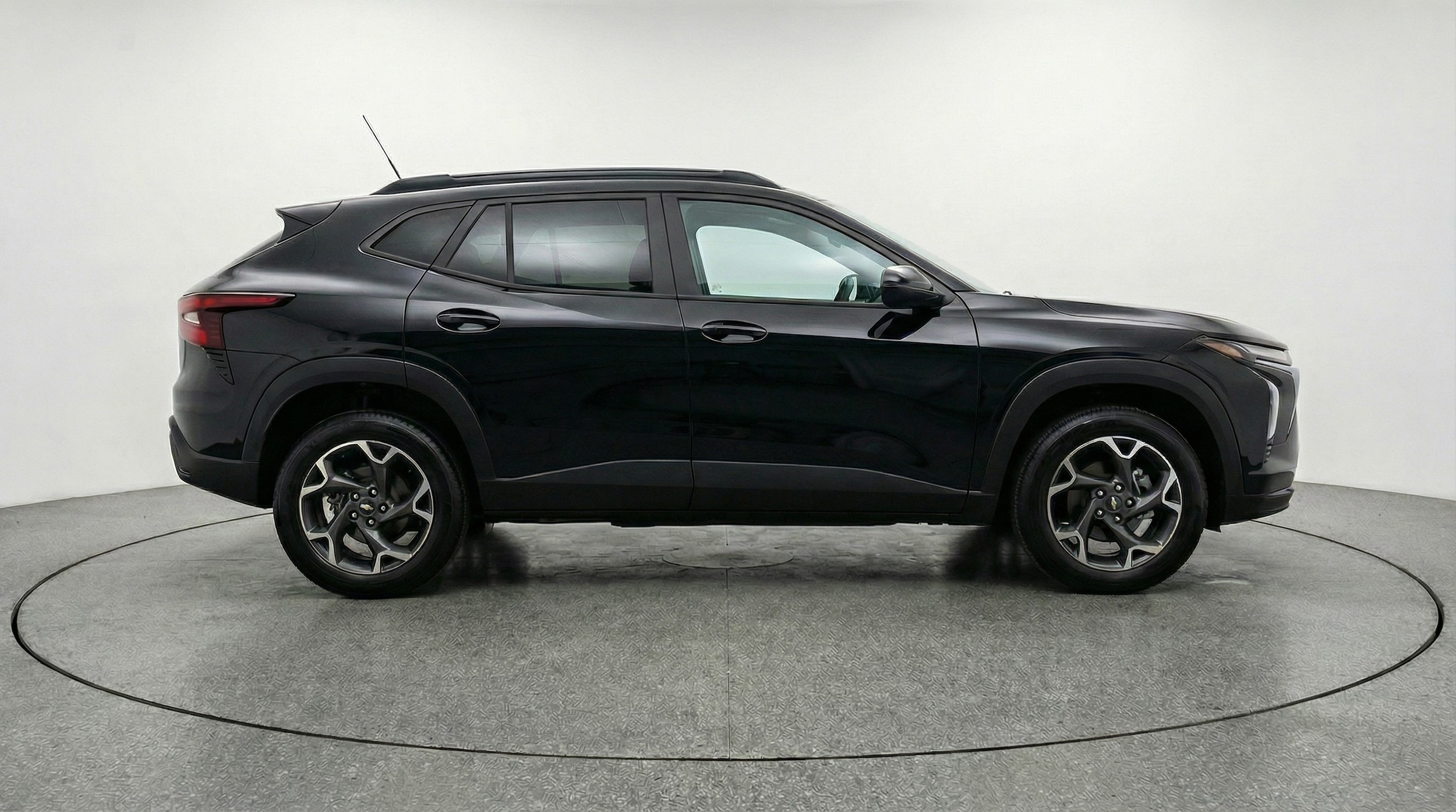 Thumbnail: 2025 Chevrolet Trax - 8