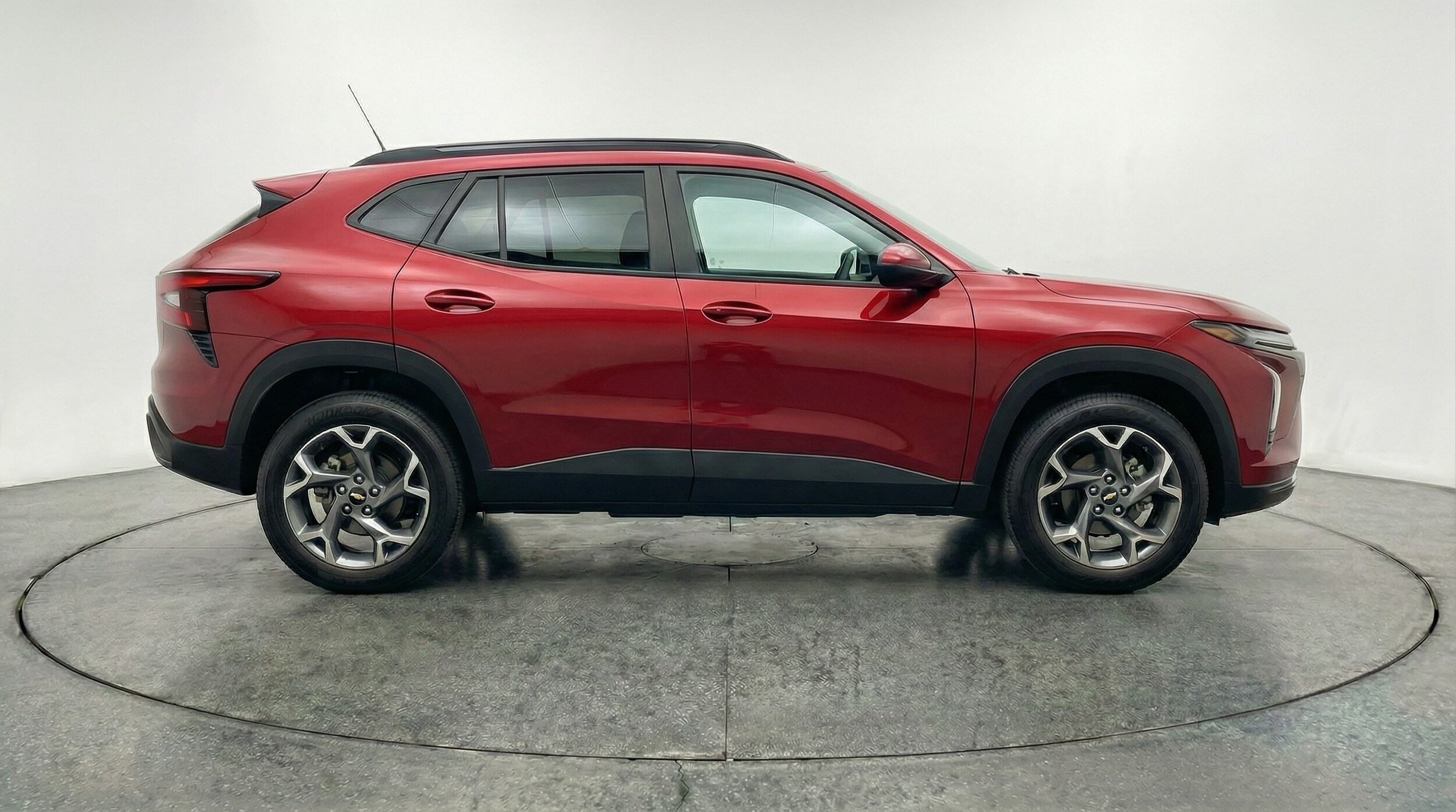 Thumbnail: 2025 Chevrolet Trax - 8