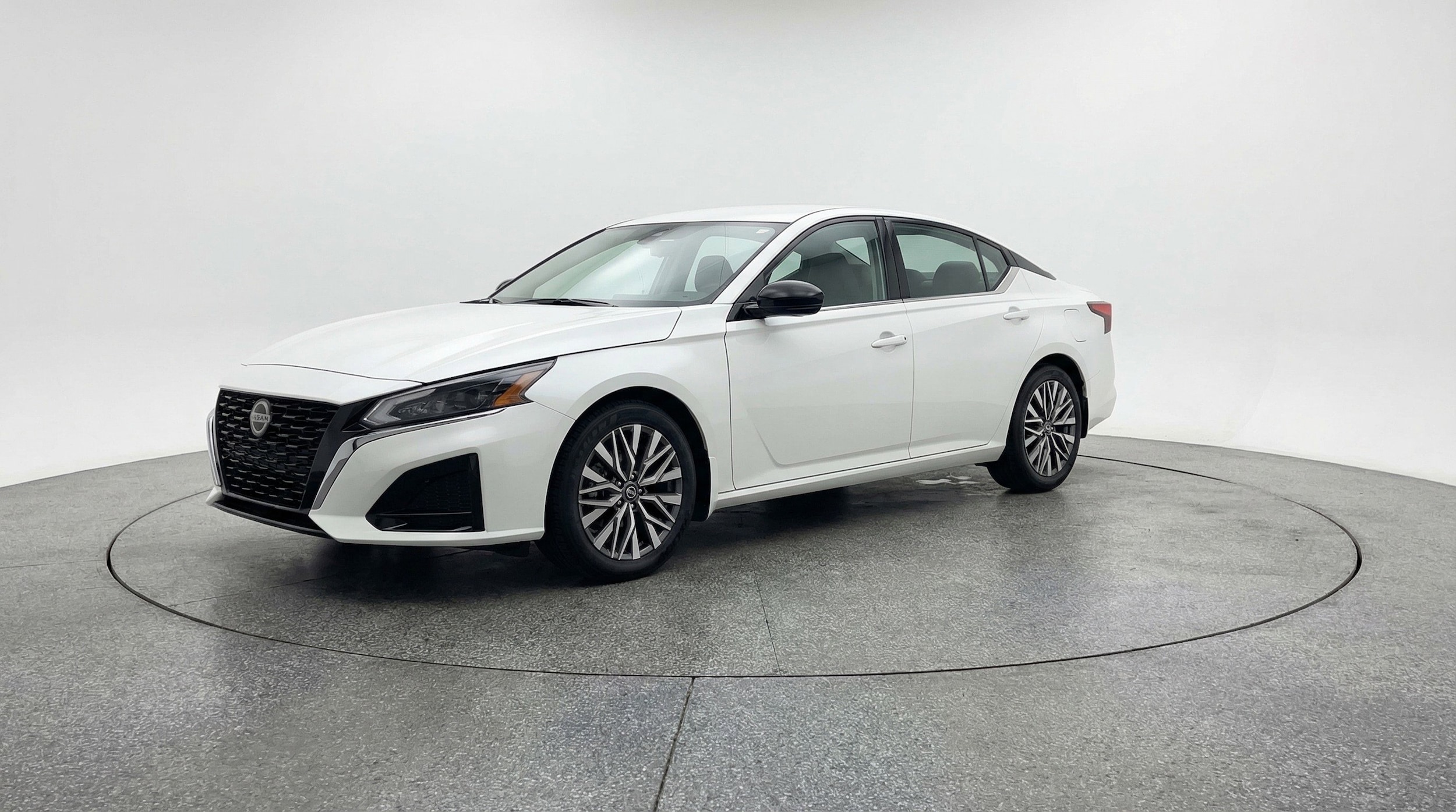 Thumbnail: 2025 Nissan Altima - 3