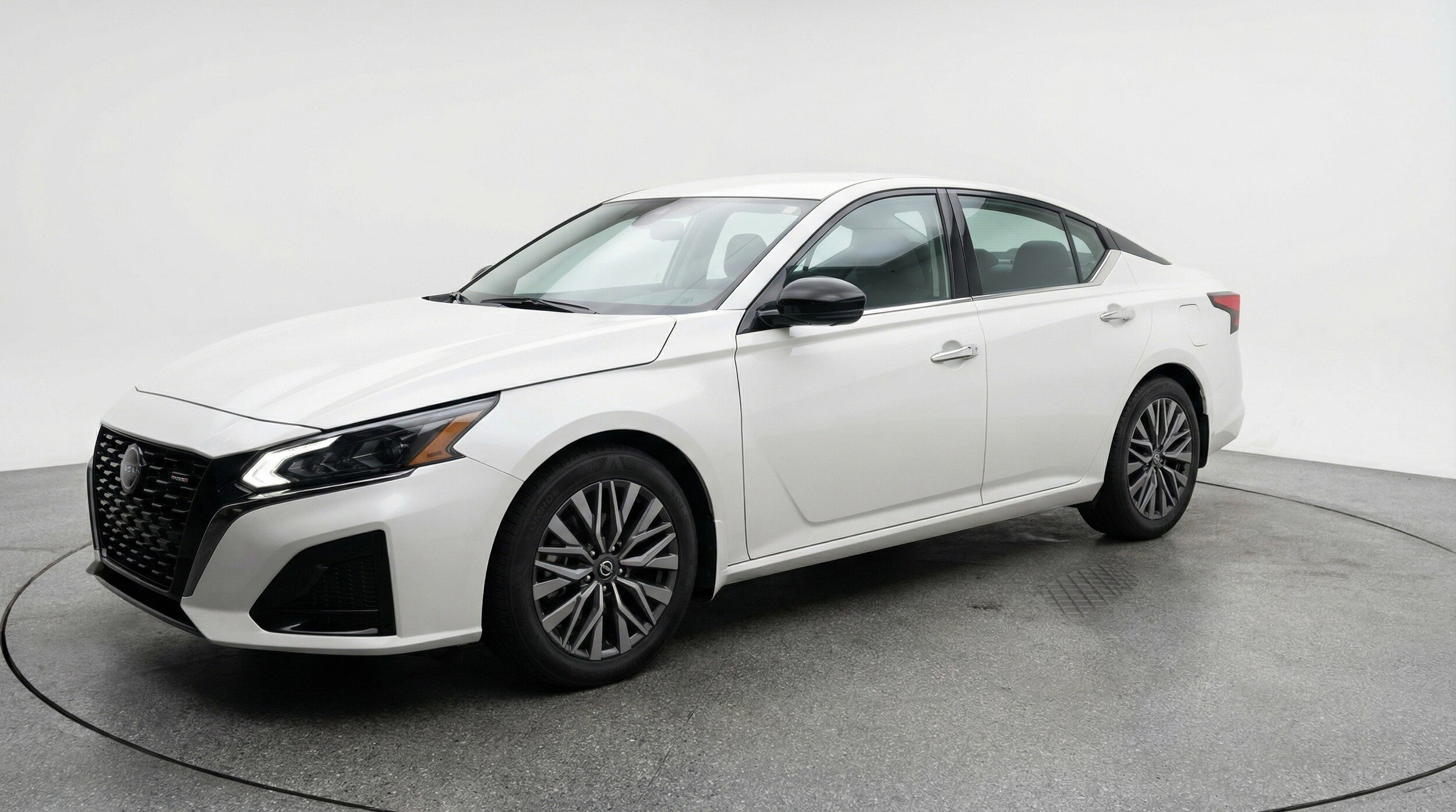 Thumbnail: 2025 Nissan Altima - 3