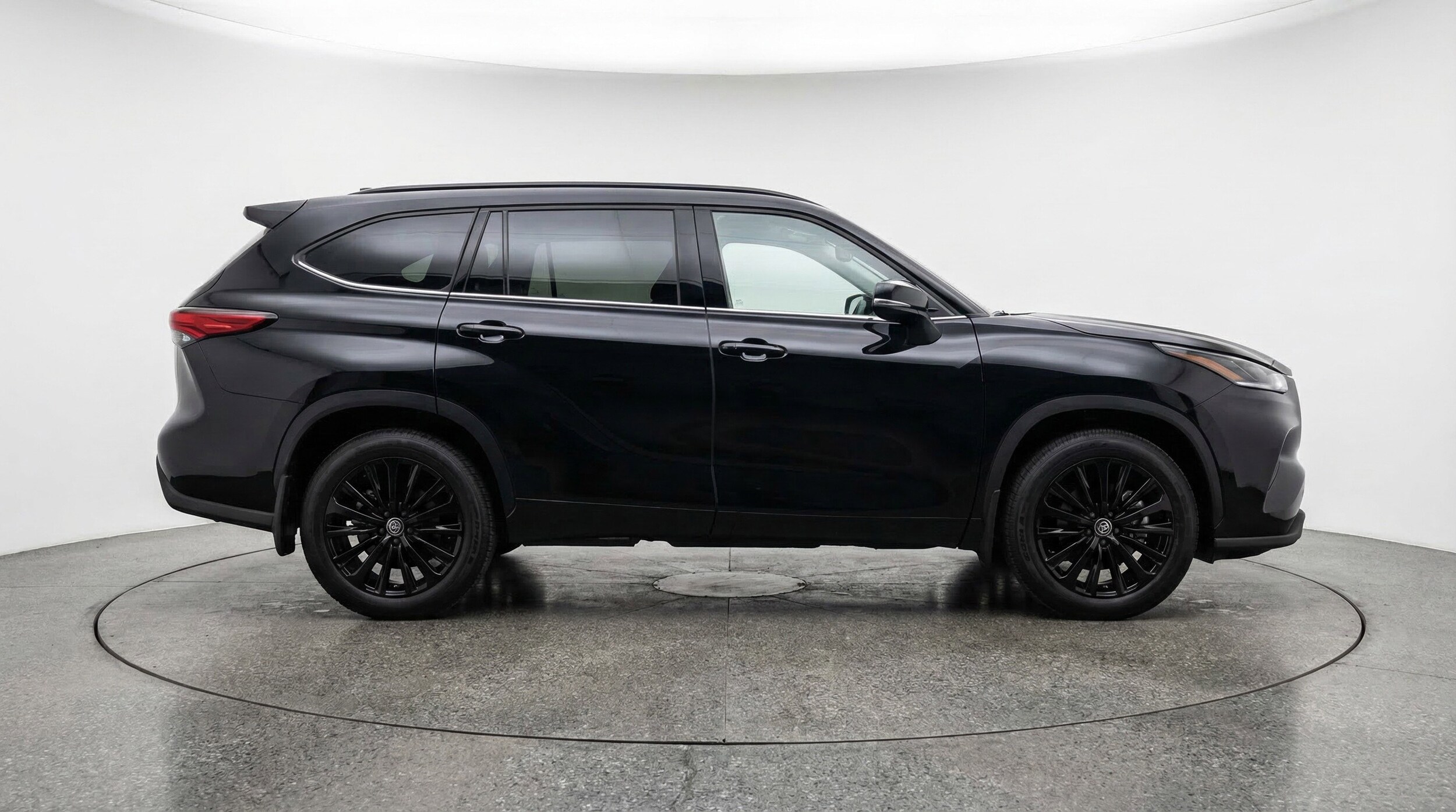 Thumbnail: 2025 Toyota Highlander - 11