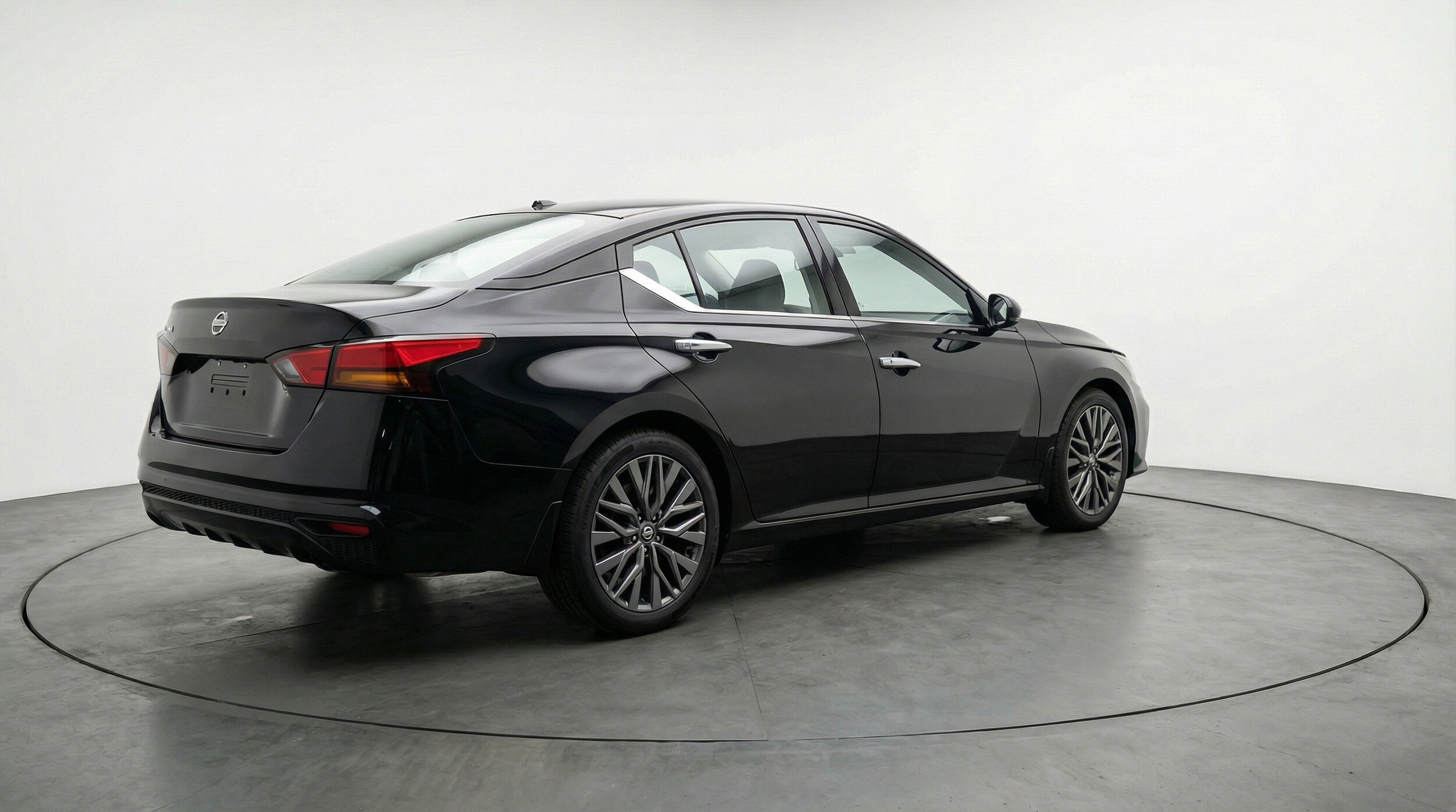 Thumbnail: 2025 Nissan Altima - 9