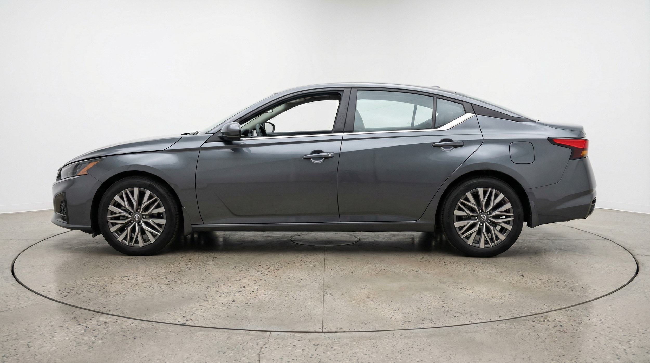 Thumbnail: 2025 Nissan Altima - 4