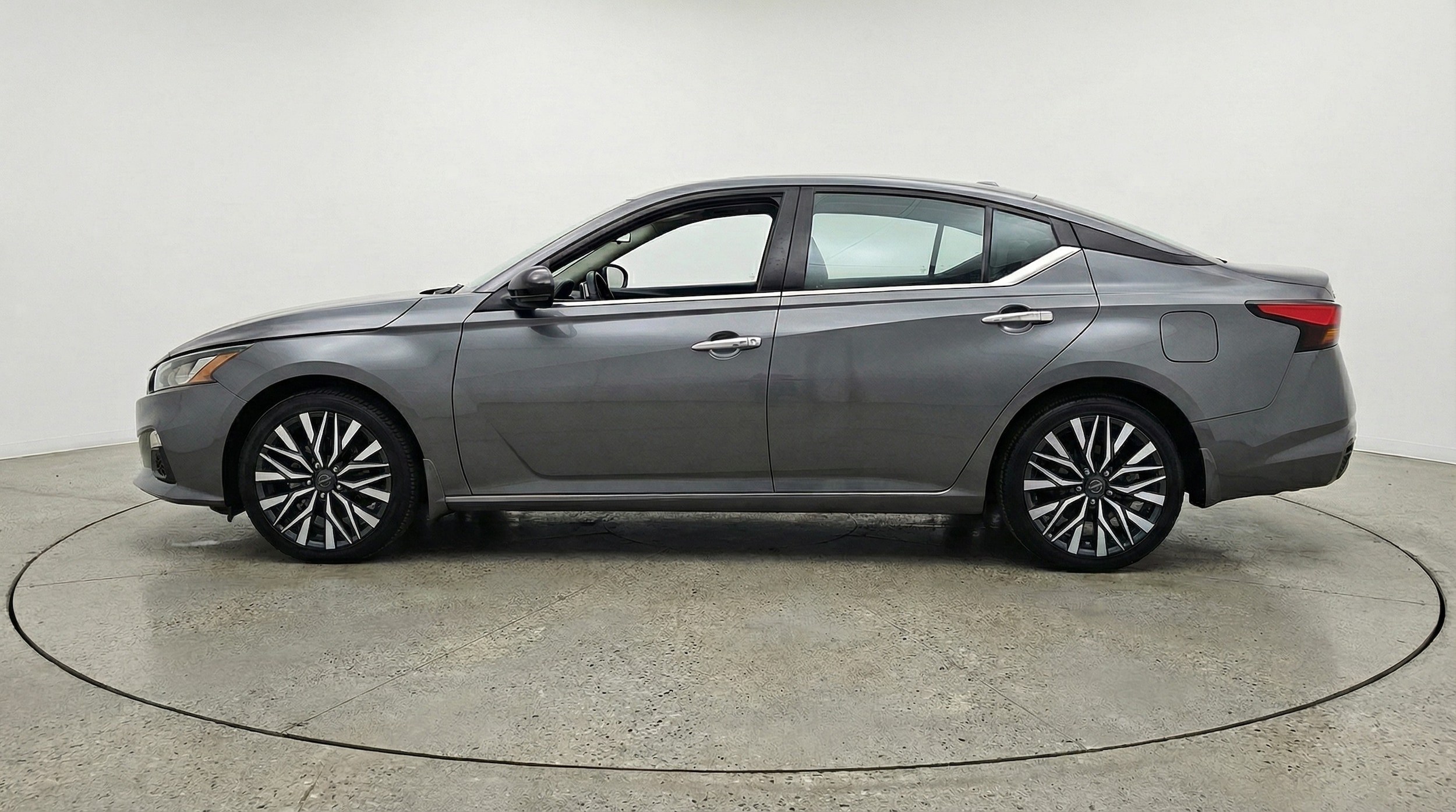 Thumbnail: 2025 Nissan Altima - 4