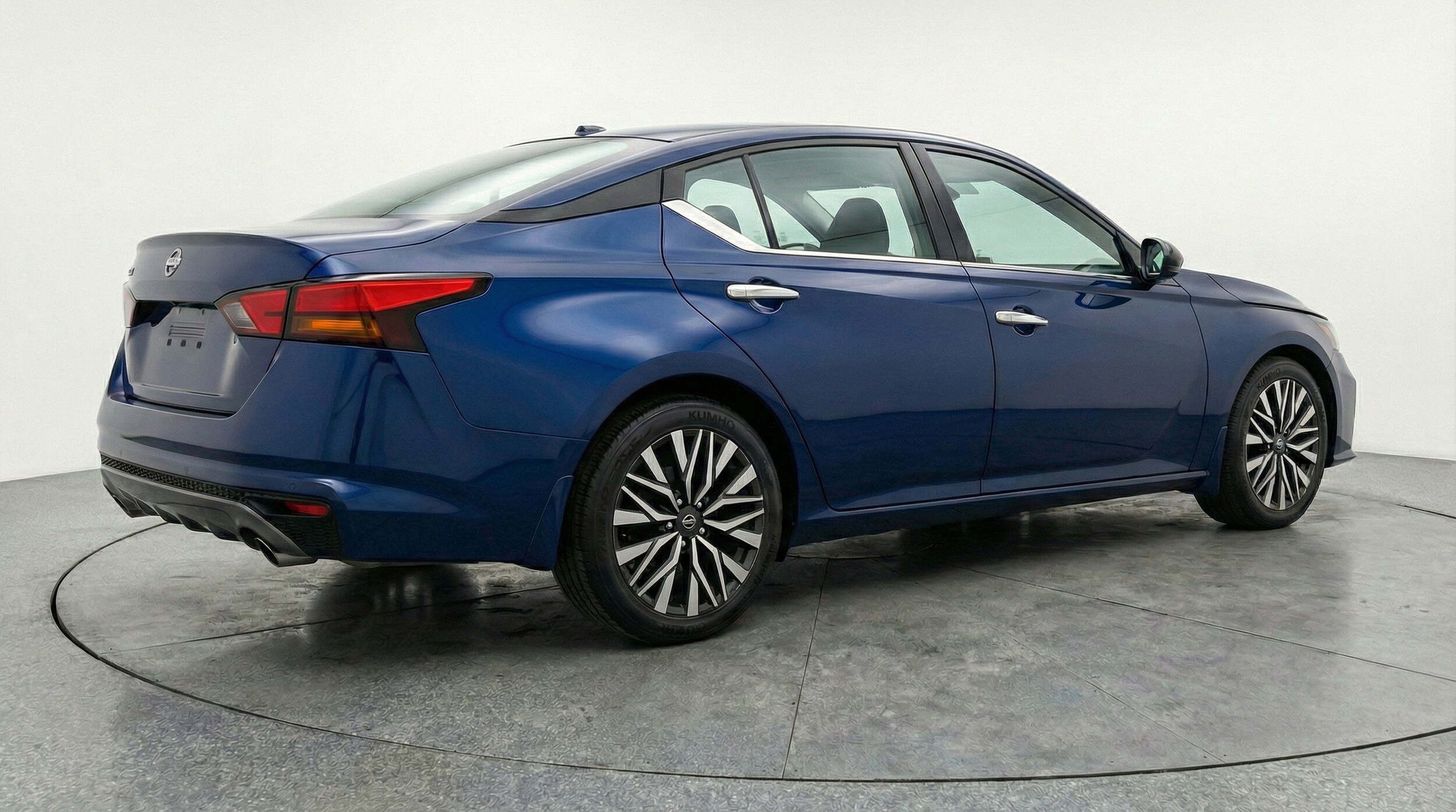 Thumbnail: 2025 Nissan Altima - 9