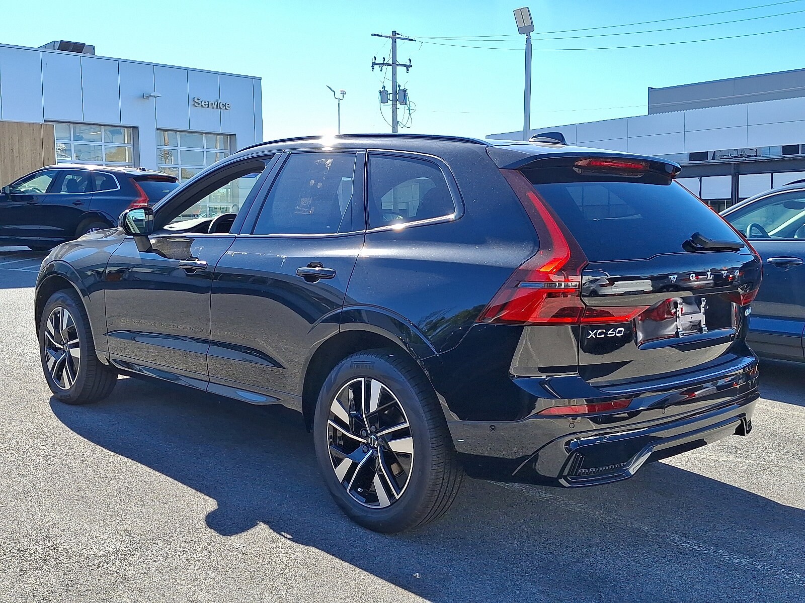 2026 Volvo XC60 B5 Plus photo 3