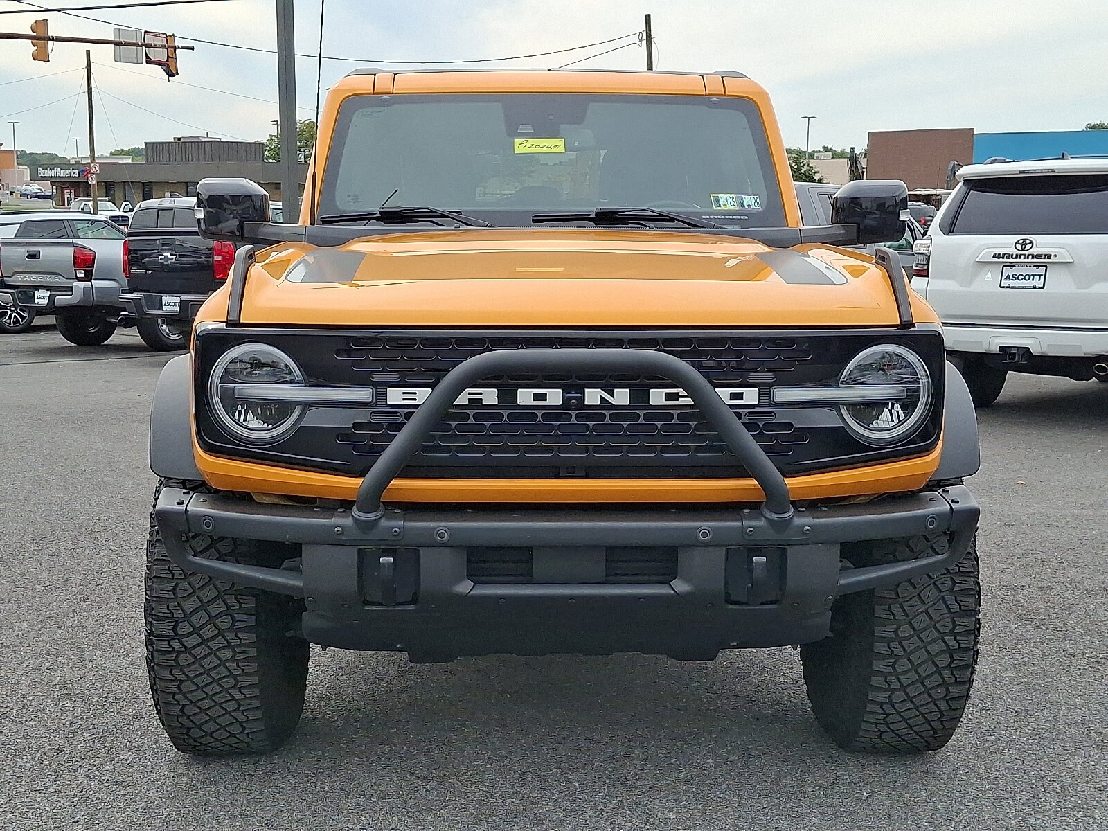 2021 Ford Bronco First Edition photo 2