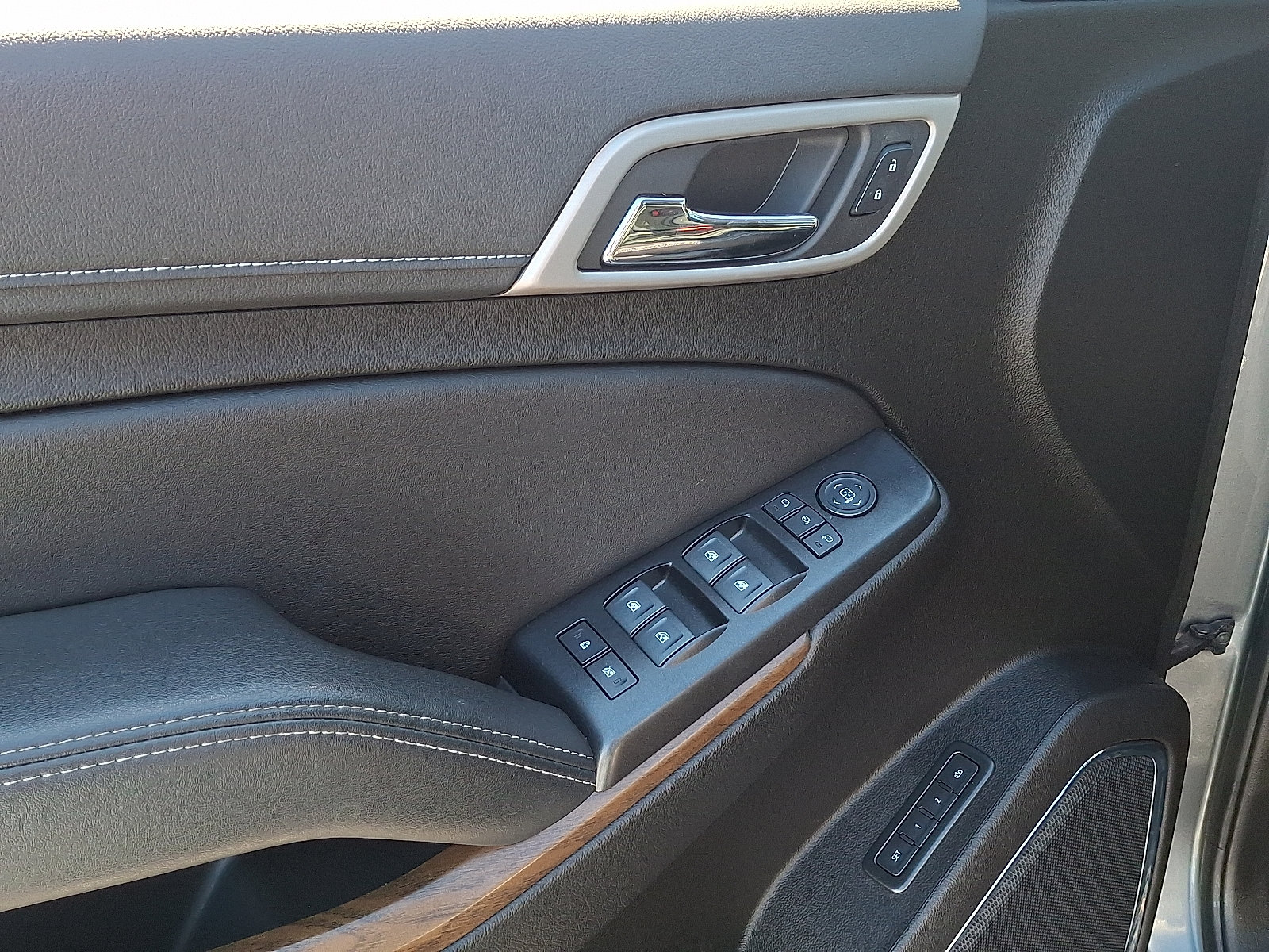 2020 GMC Yukon Denali - Photo 12