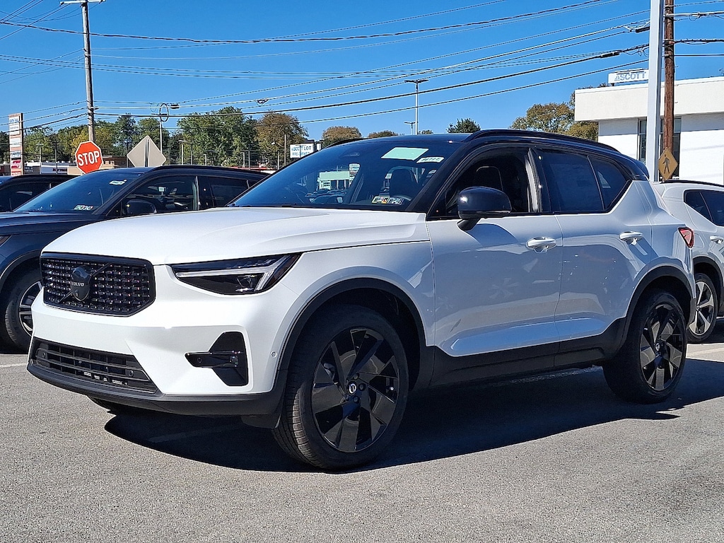 New 2026 Volvo XC40 B5 Ultra Black Edition SUV