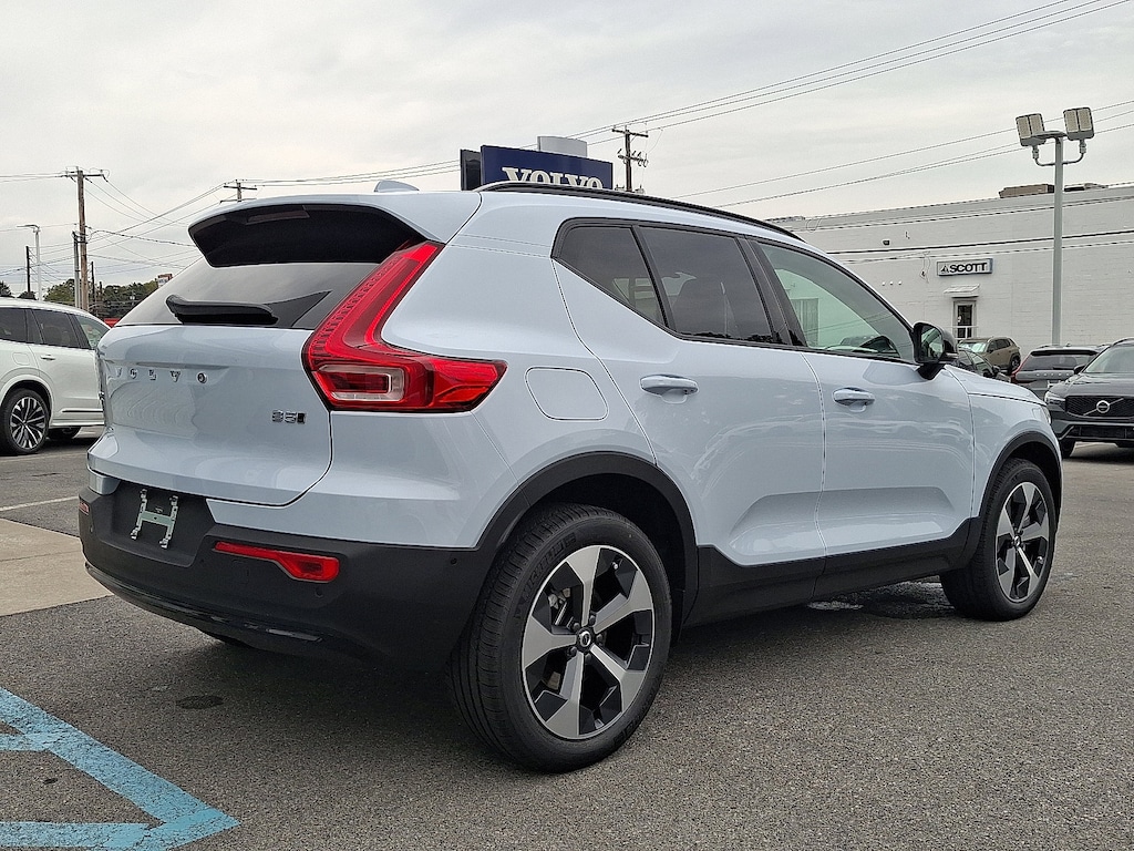 New 2026 Volvo XC40 B5 Plus SUV