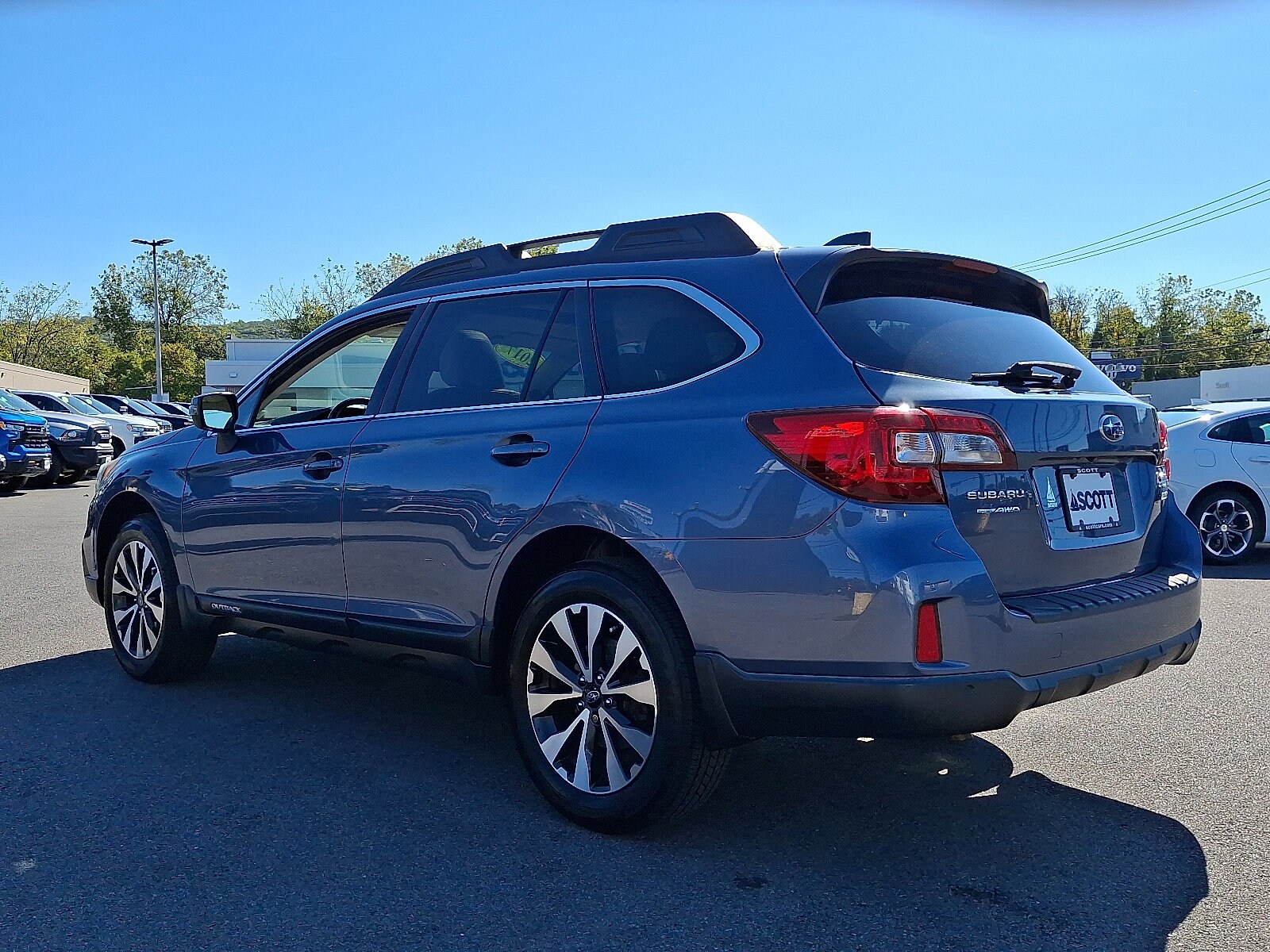 2017 Subaru Outback 2.5i Limited photo 4