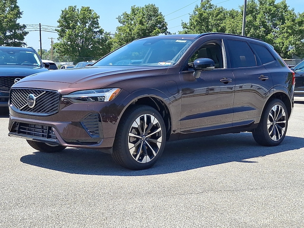 New 2026 Volvo XC60 plug-in hybrid T8 Plus SUV