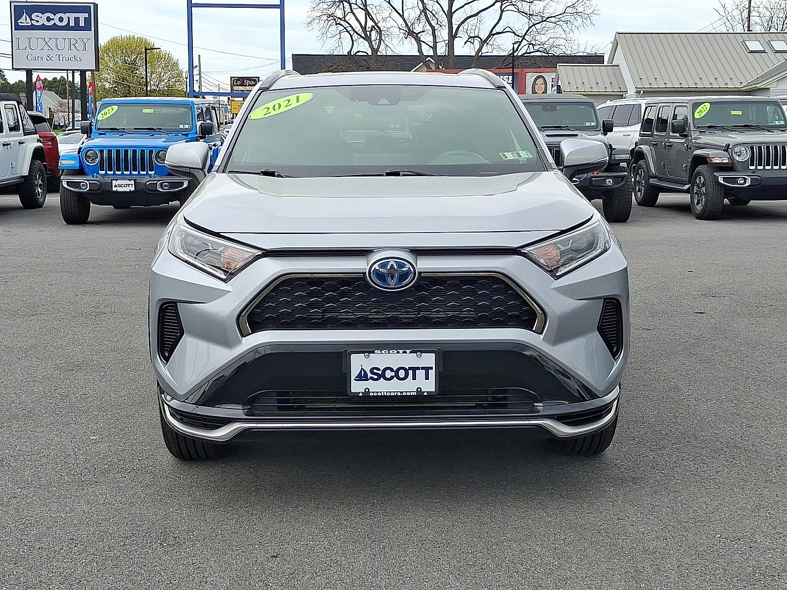 Used 2021 Toyota RAV4 SE with VIN JTMAB3FV8MD055233 for sale in Allentown, PA