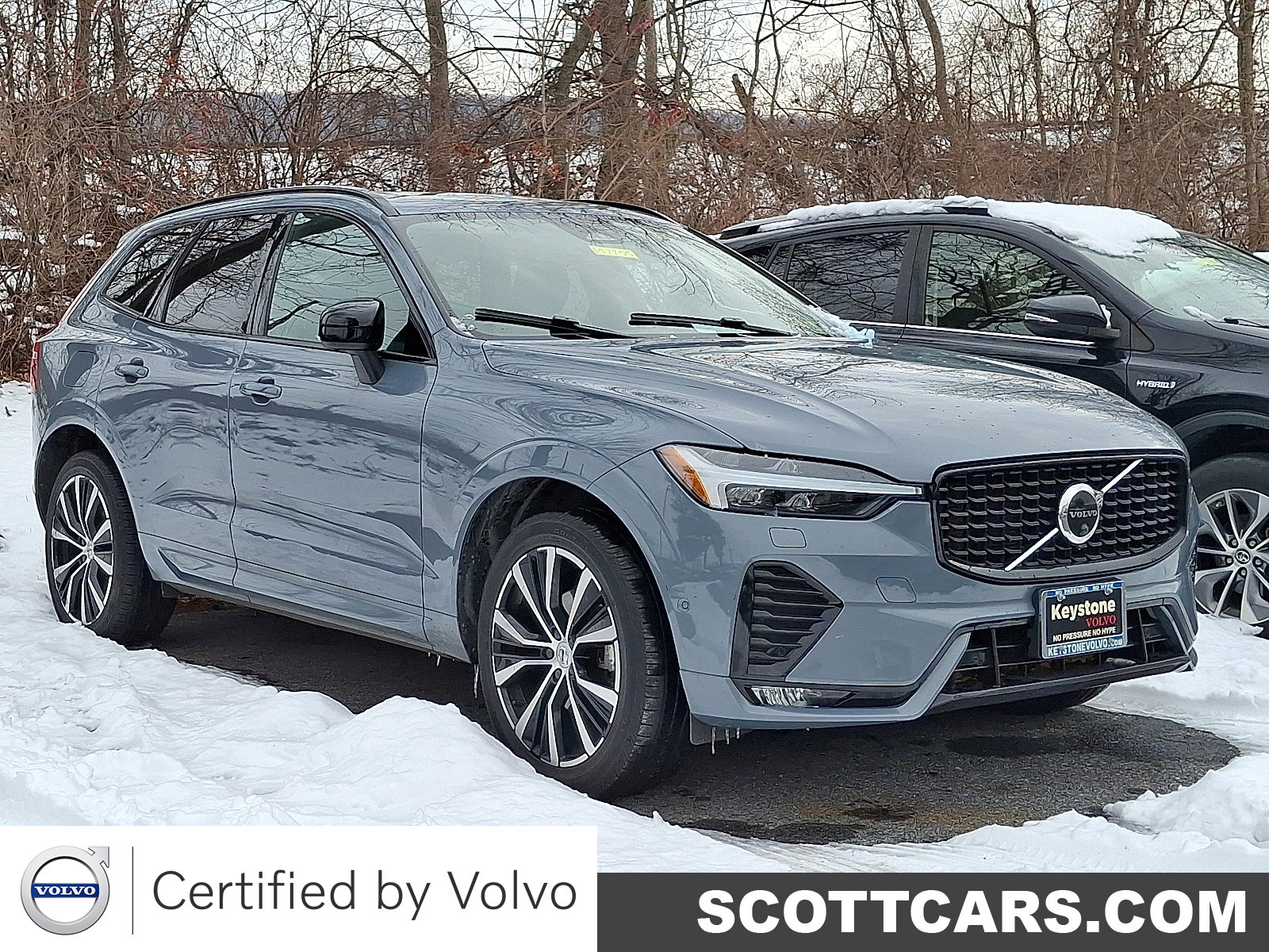 2023 Volvo XC60 Plus's photo