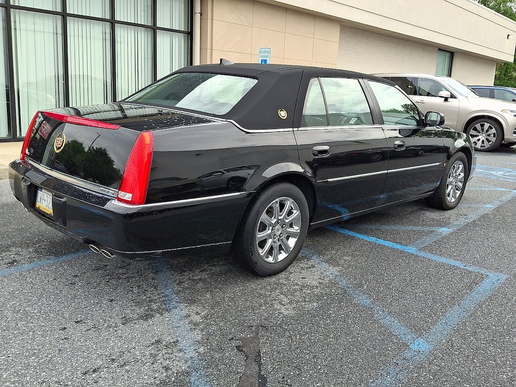 Used 2009 CADILLAC DTS Sedan