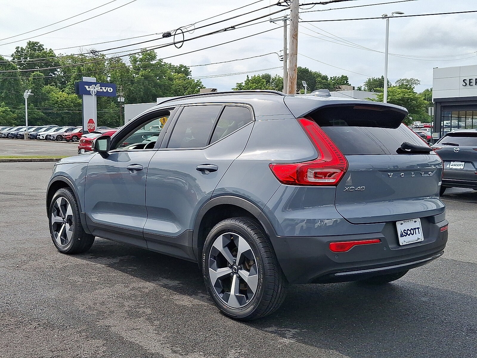 2023 Volvo XC40 Plus photo 4