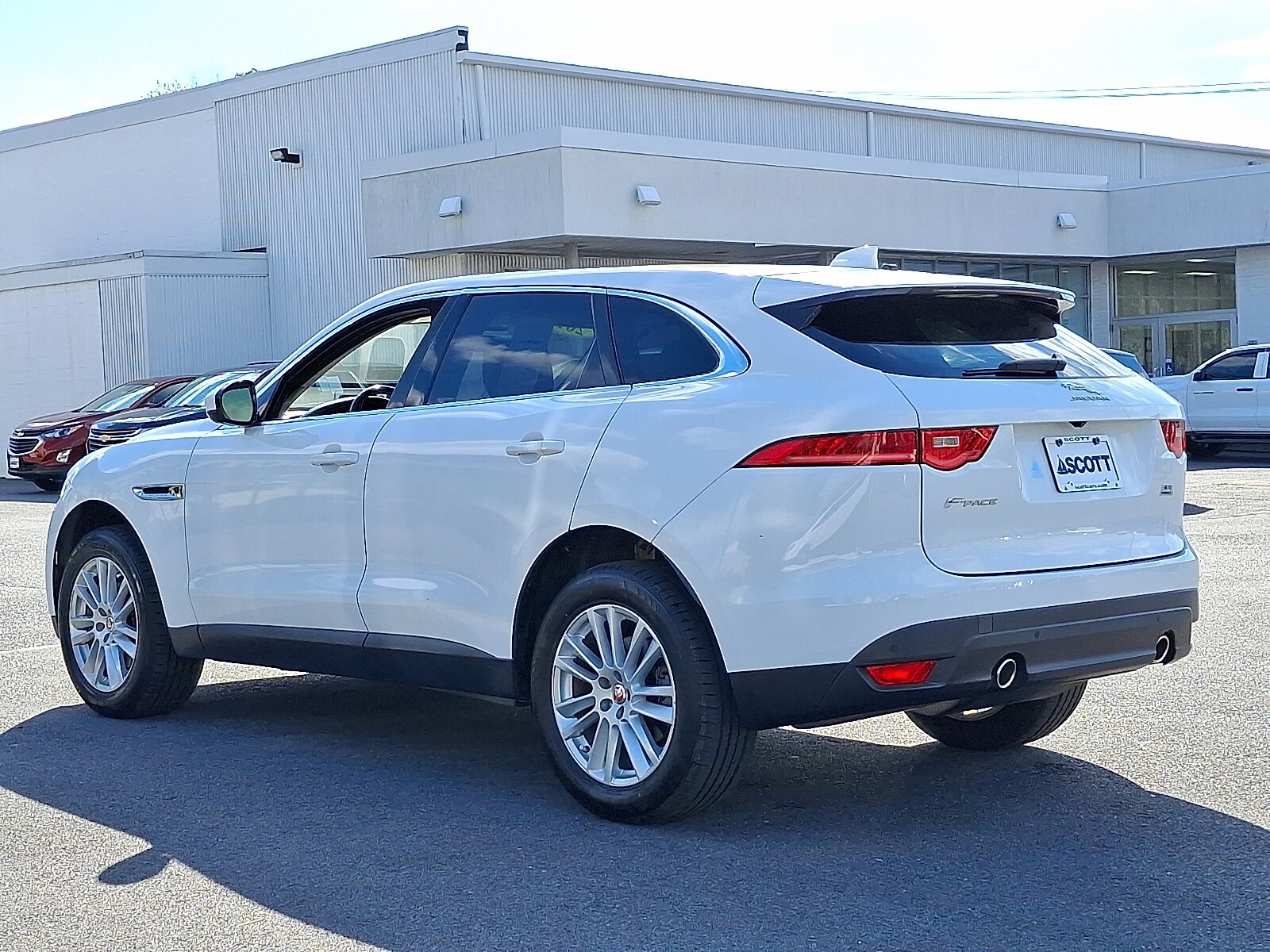 2019 Jaguar F-PACE Prestige photo 3
