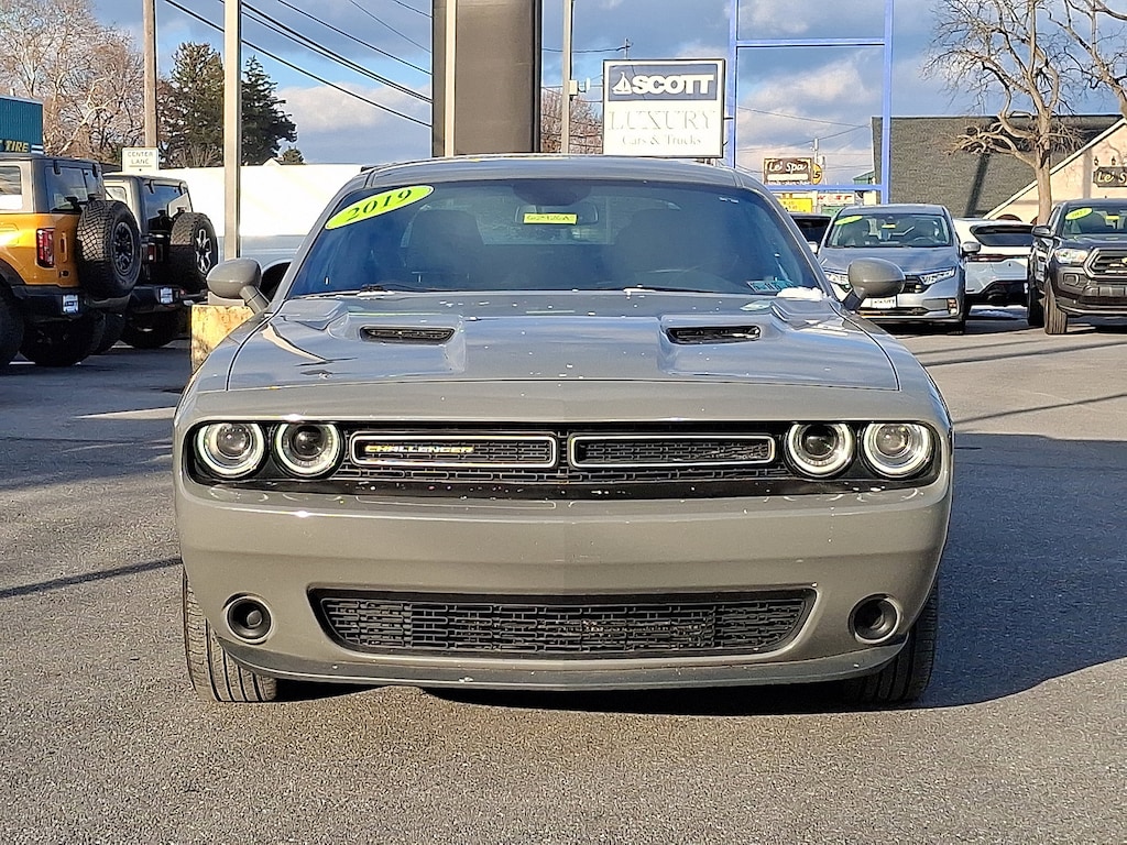 Used 2019 Dodge Challenger SXT Coupe