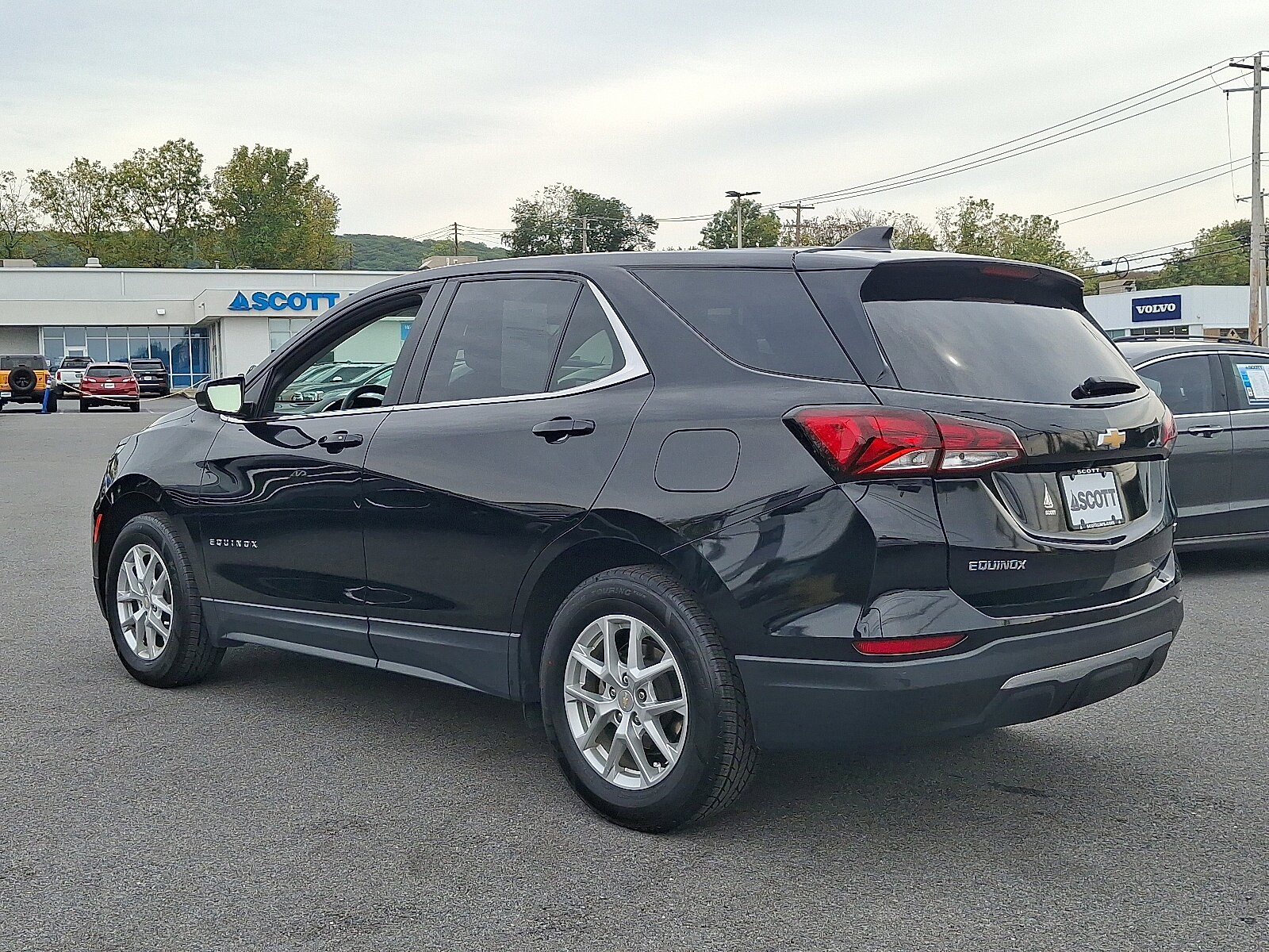 2023 Chevrolet Equinox LT photo 3