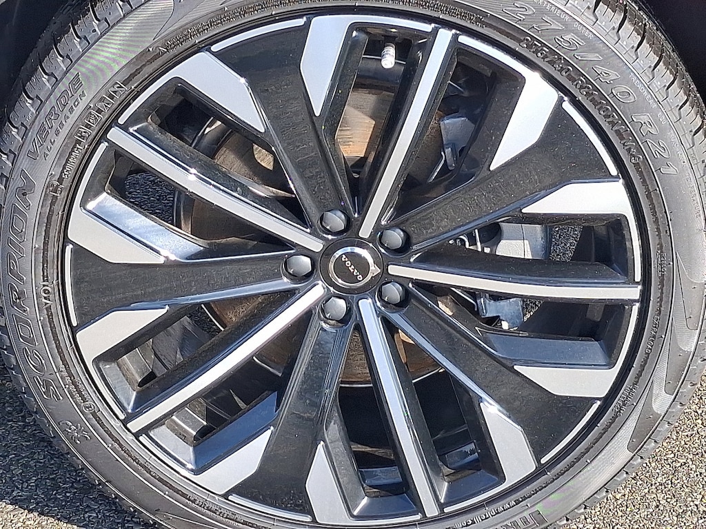 New 2026 Volvo XC90 B6 Plus 7-Seater SUV