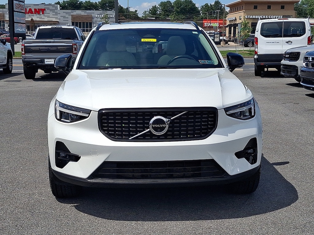Certified 2023 Volvo XC40 B5 AWD Plus Dark SUV
