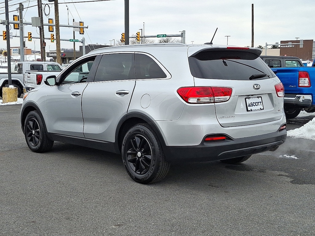 Used 2016 Kia Sorento 2.4L LX FWD SUV