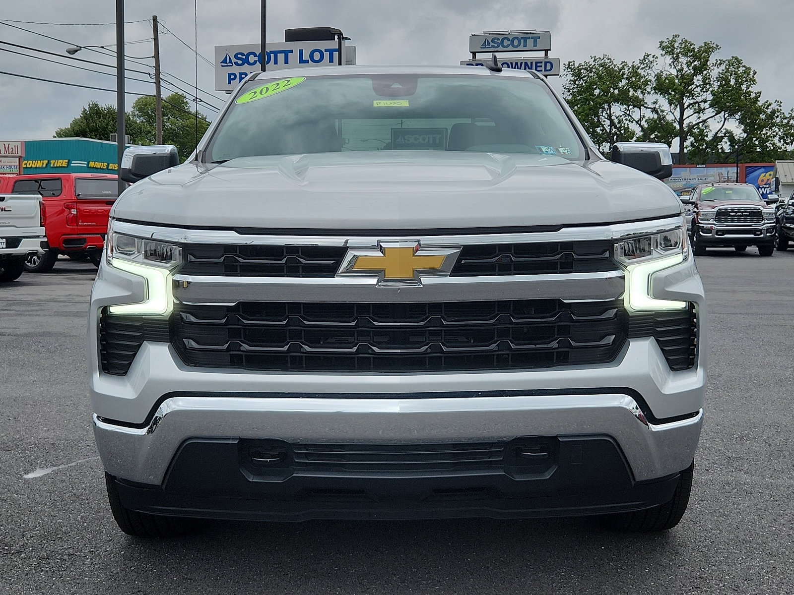 Used 2022 Chevrolet Silverado 1500 LT with VIN 3GCPDKEK7NG562649 for sale in Allentown, PA