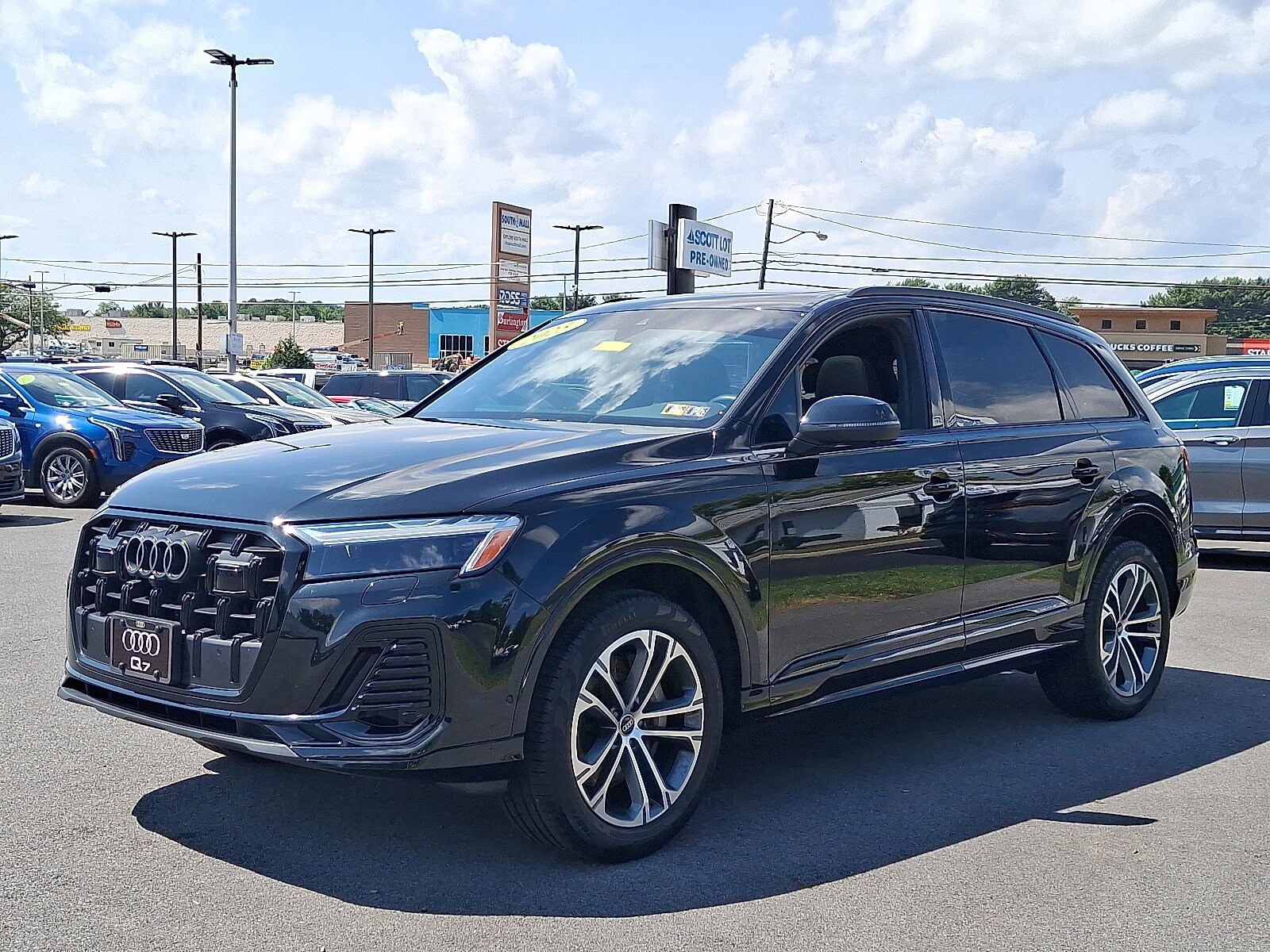 2025 Audi Q7 45 Premium Plus photo 3