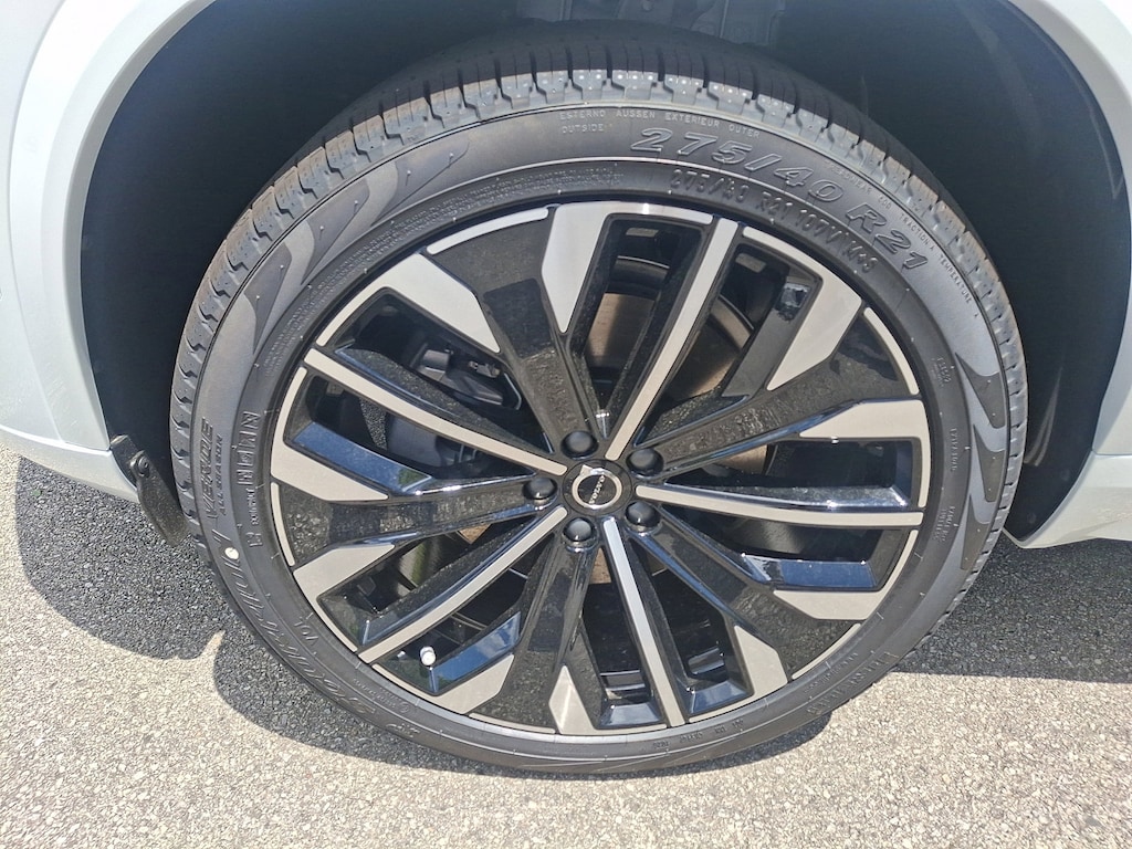 New 2026 Volvo XC90 B6 Ultra Dark Theme 6-Seater SUV