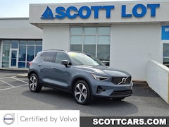 2023 Volvo XC40 B5 AWD Plus Dark SUV