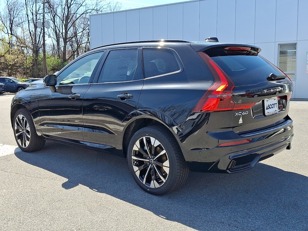 New 2026 Volvo XC60 plug-in hybrid T8 Plus SUV