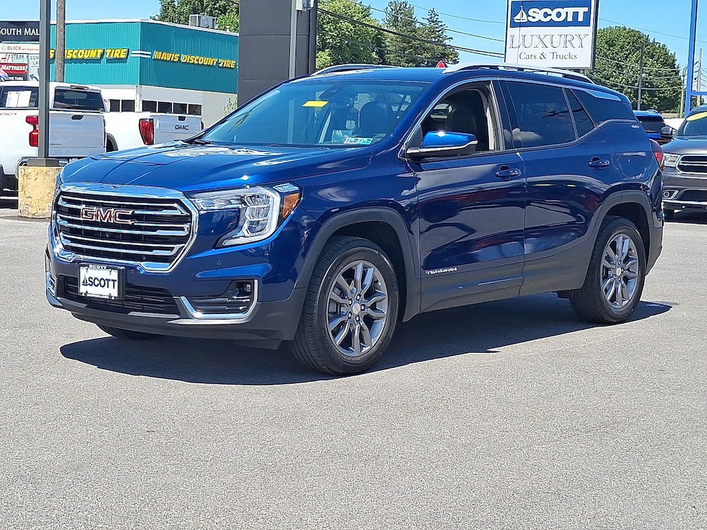 Used 2023 GMC Terrain SLT SUV