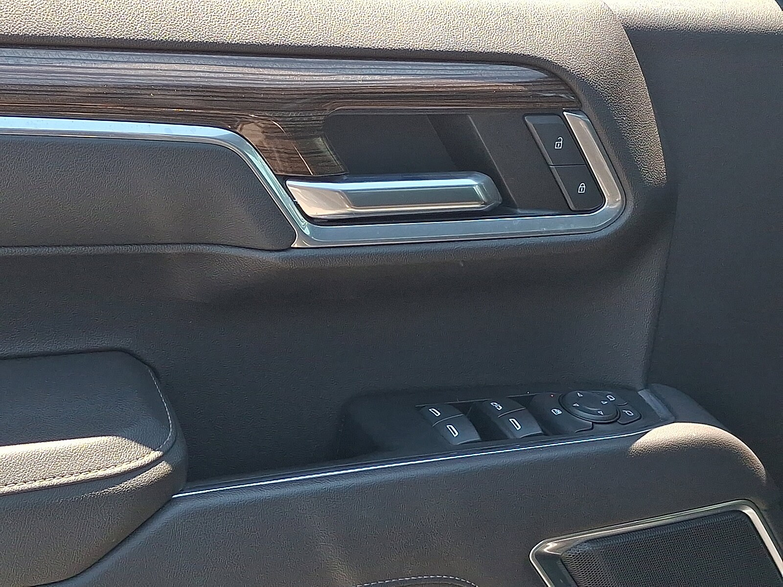 2022 Chevrolet Silverado 1500 LT - Photo 14