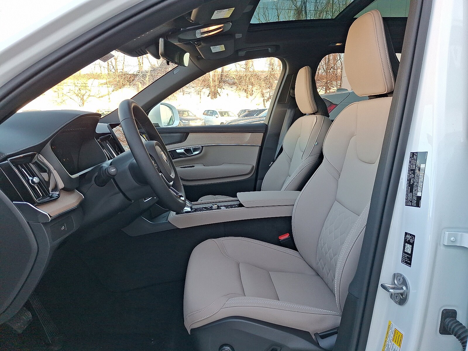 2026 Volvo XC90 Plus - Photo 9
