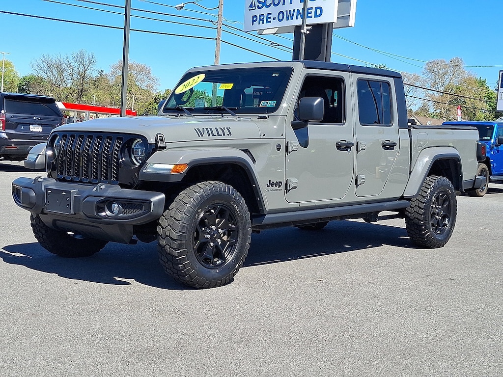 Used 2022 Jeep Gladiator Sport Truck Crew Cab