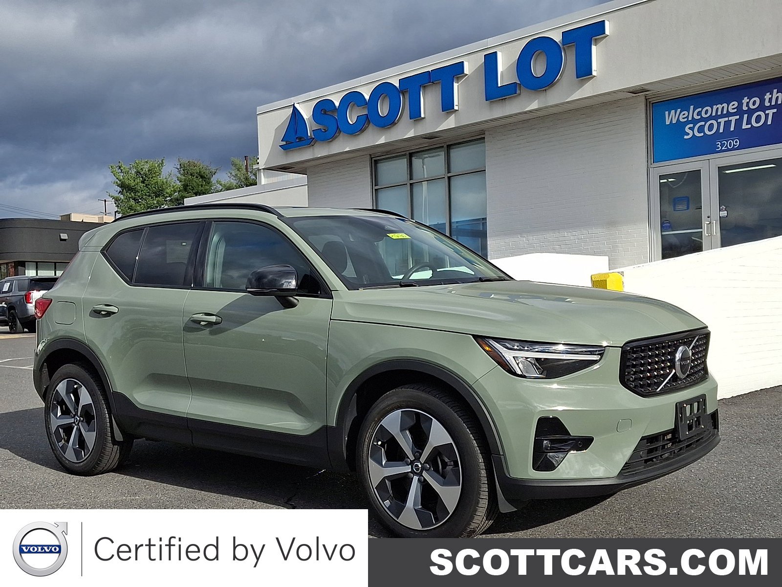 2023 Volvo XC40 Plus