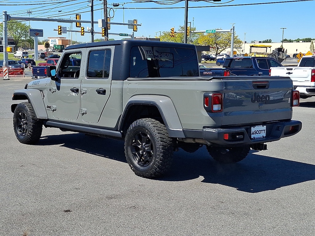 Used 2022 Jeep Gladiator Sport Truck Crew Cab