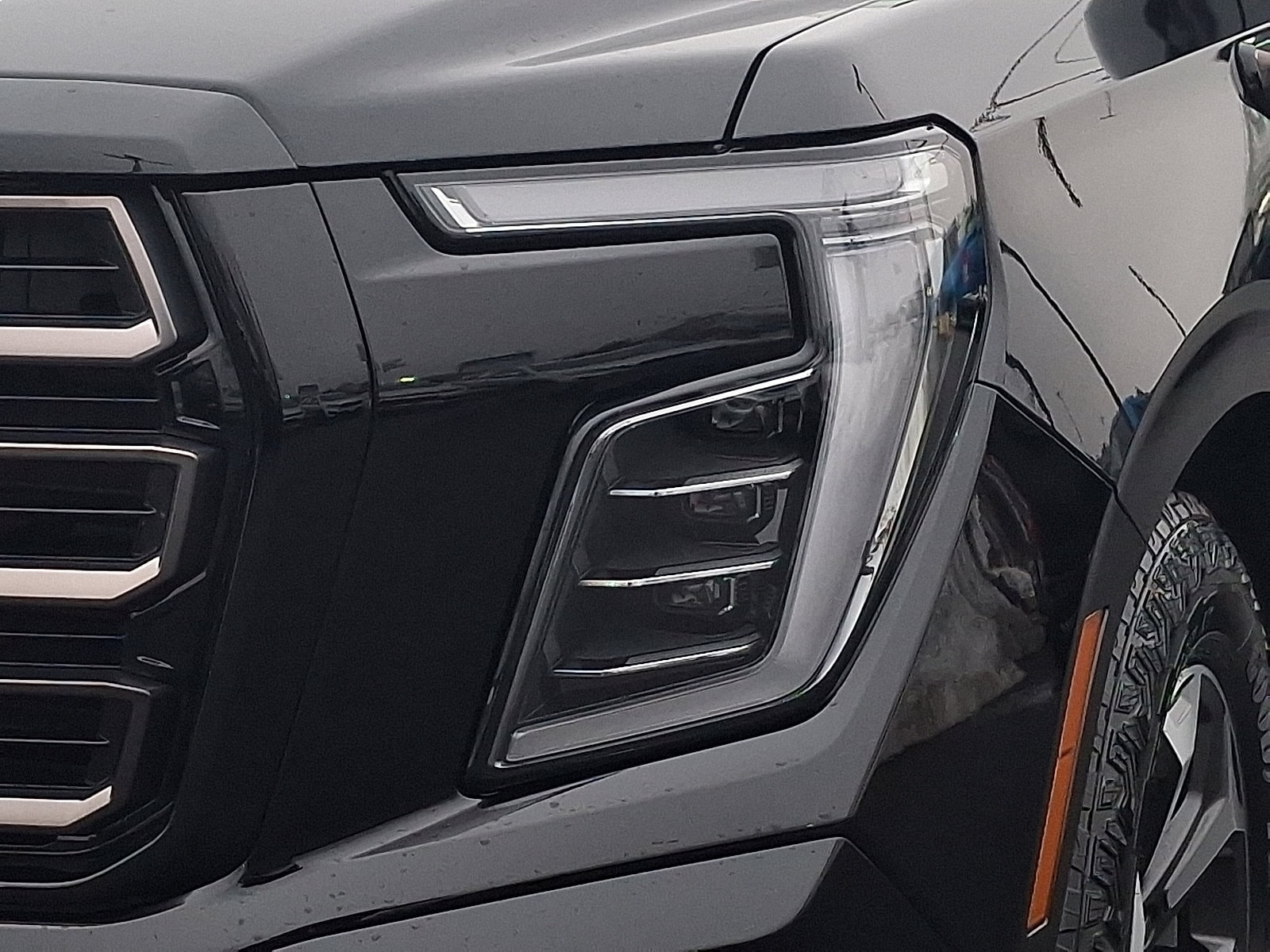 2025 GMC Yukon AT4 Ultimate - Photo 9