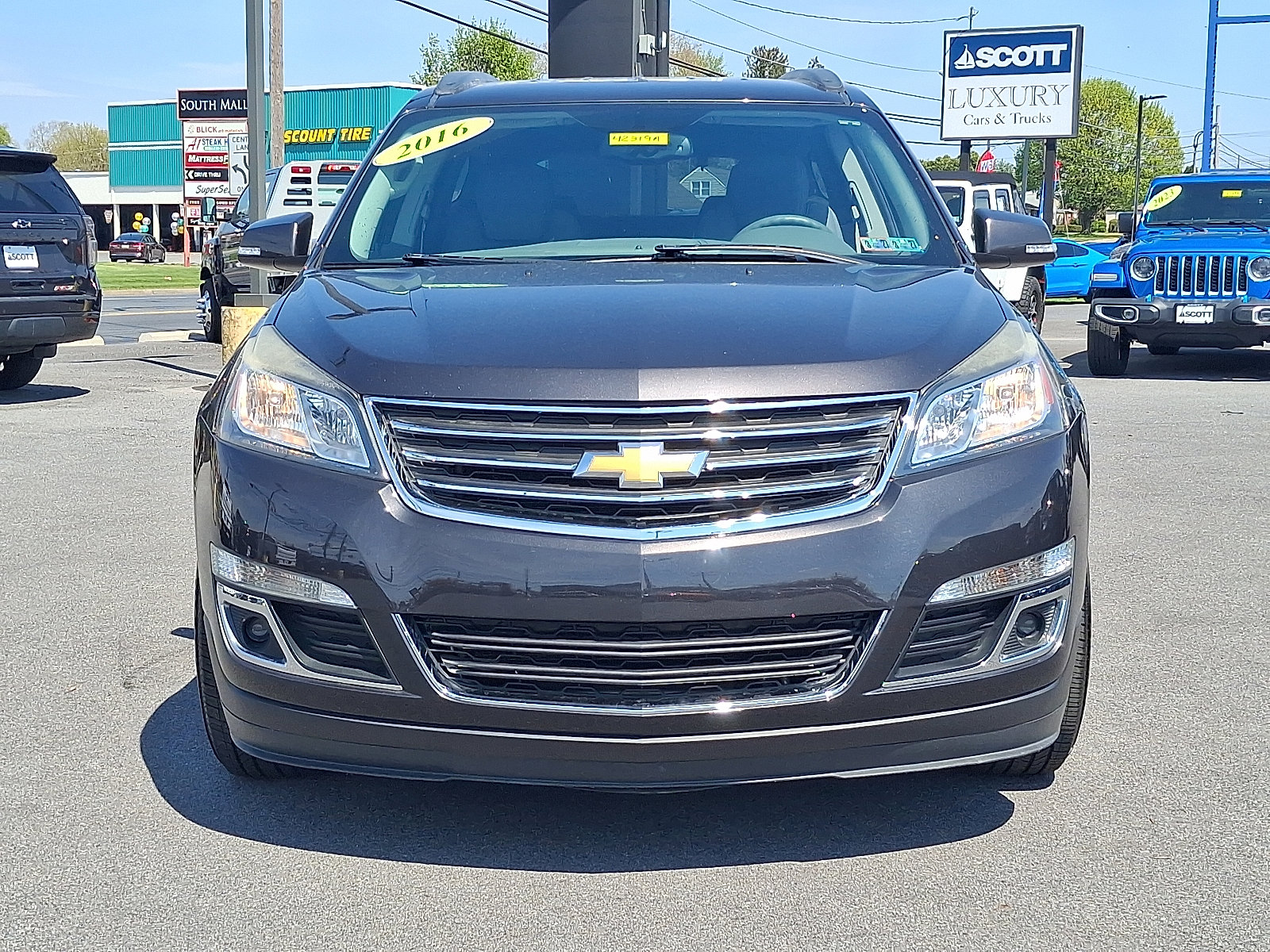 Used 2016 Chevrolet Traverse 2LT with VIN 1GNKVHKD5GJ231514 for sale in Allentown, PA