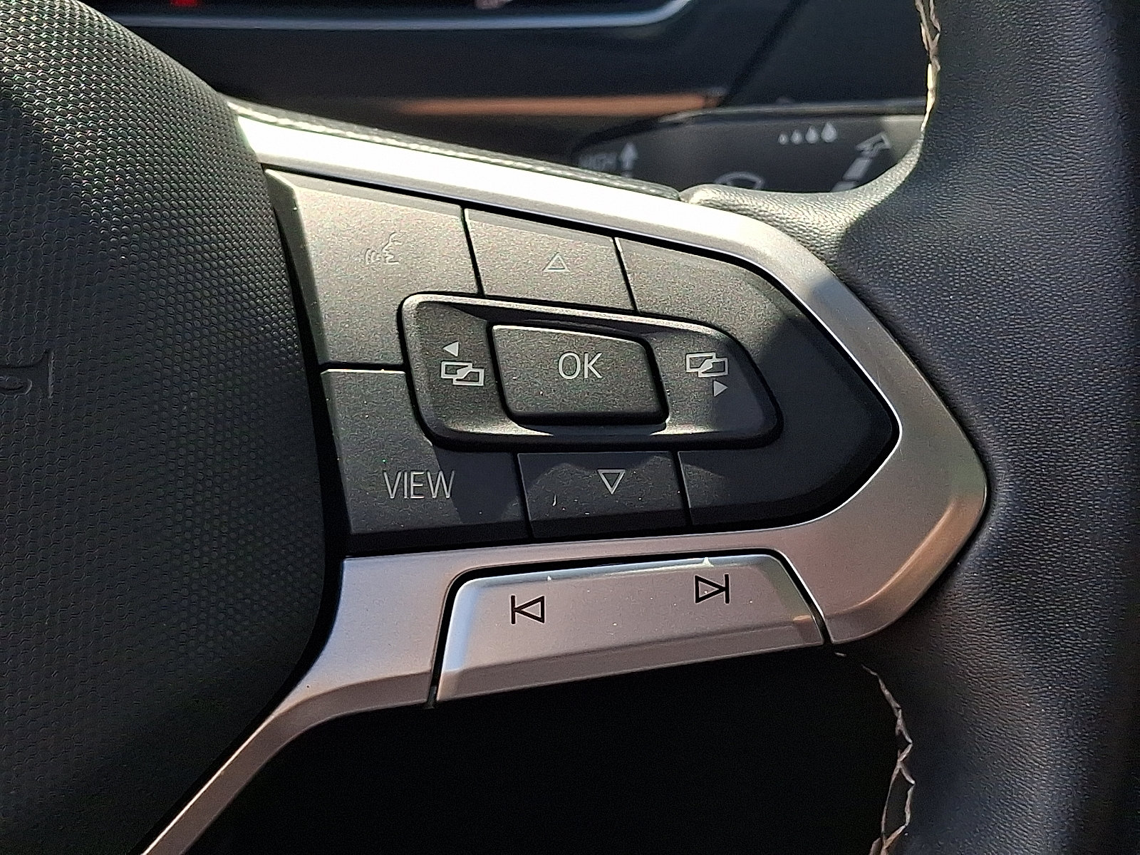 2024 Volkswagen Tiguan SE - Photo 18